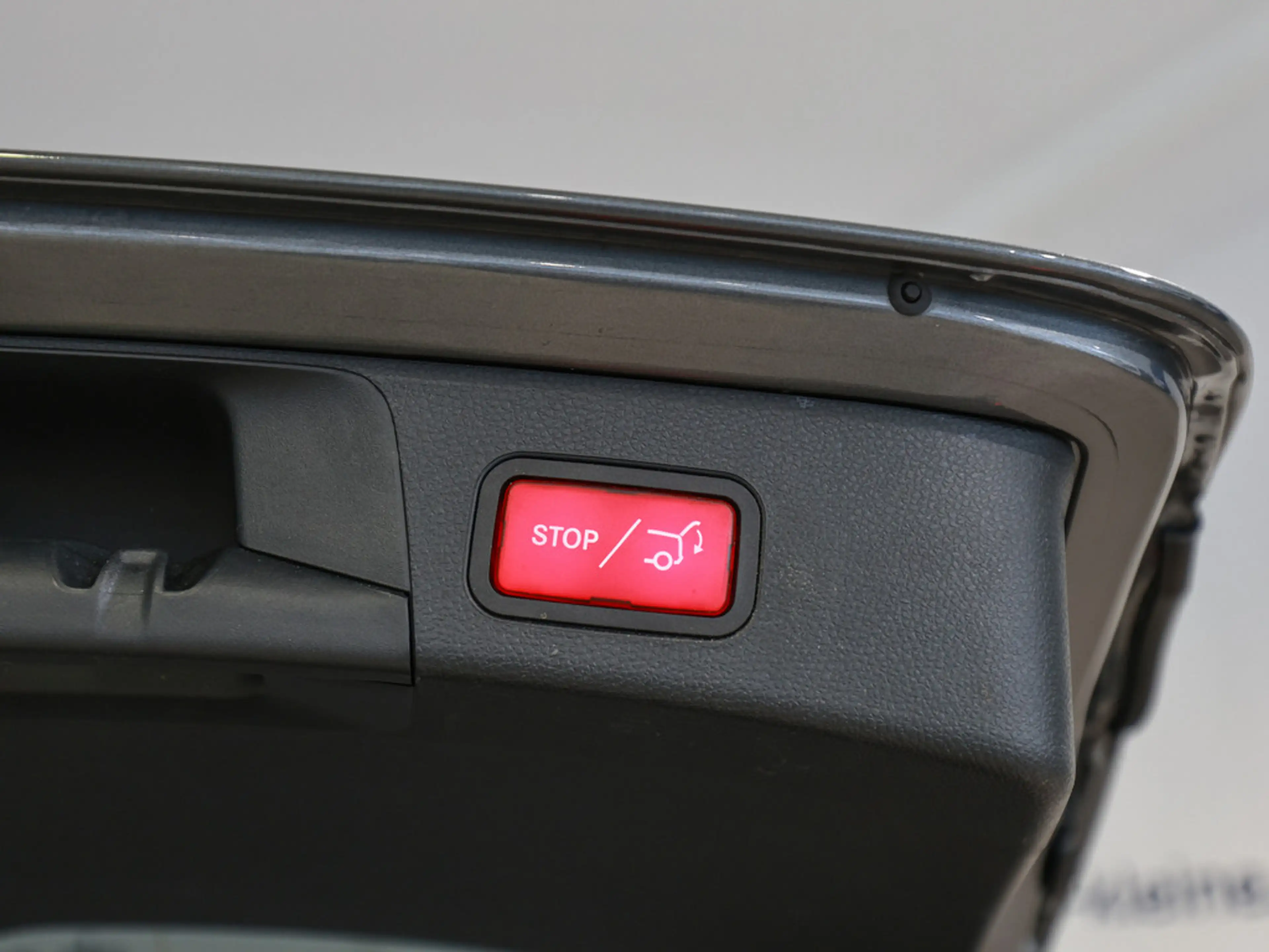 Mercedes-Benz C 350 e Avantgarde Automatik +NAVI+LED+GJR — photo 27
