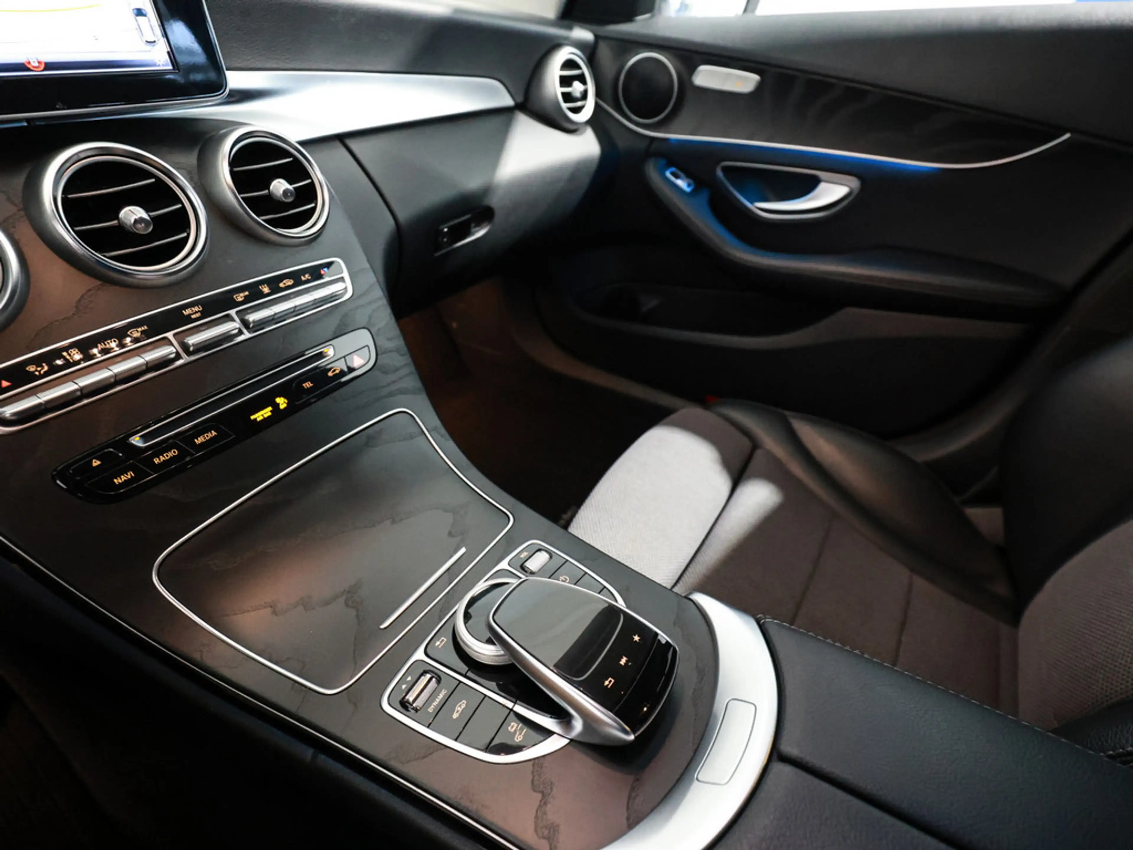 Mercedes-Benz C 350 e Avantgarde Automatik +NAVI+LED+GJR — photo 14