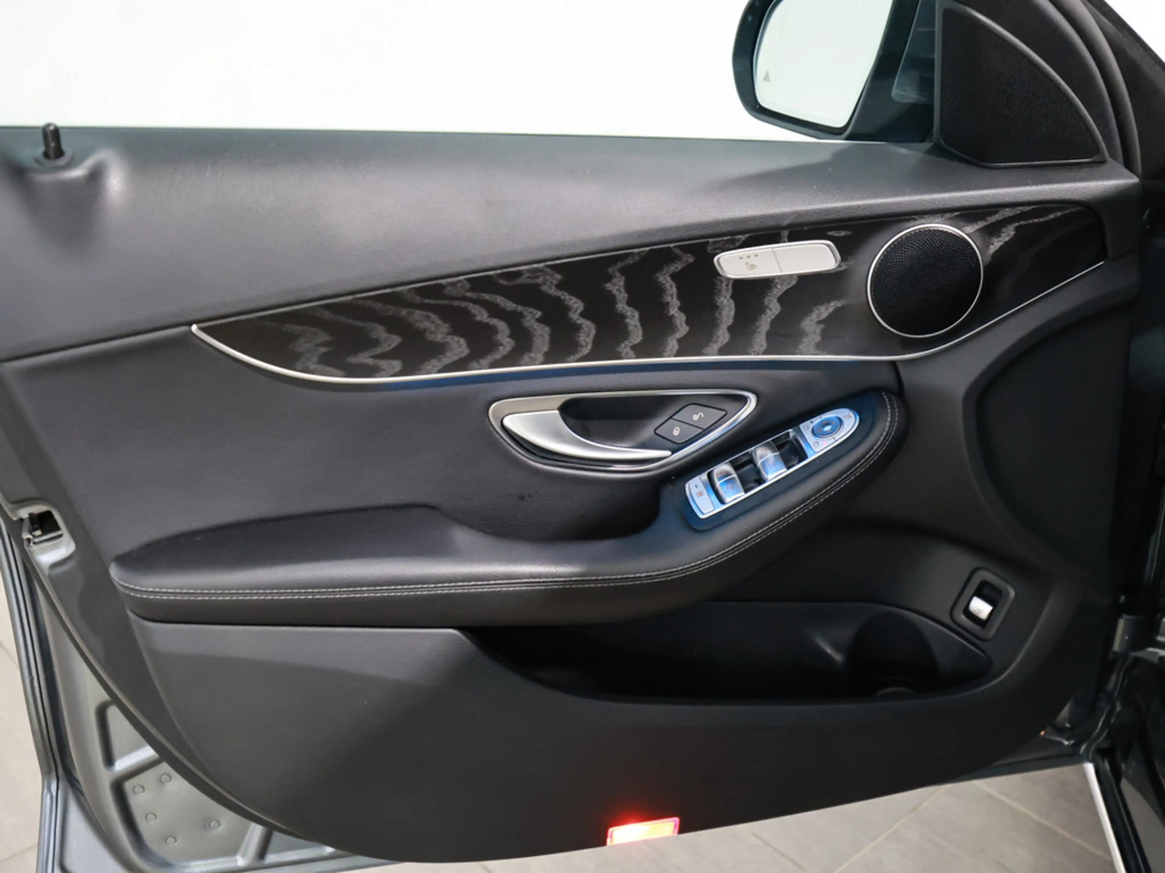 Mercedes-Benz C 350 e Avantgarde Automatik +NAVI+LED+GJR — photo 23