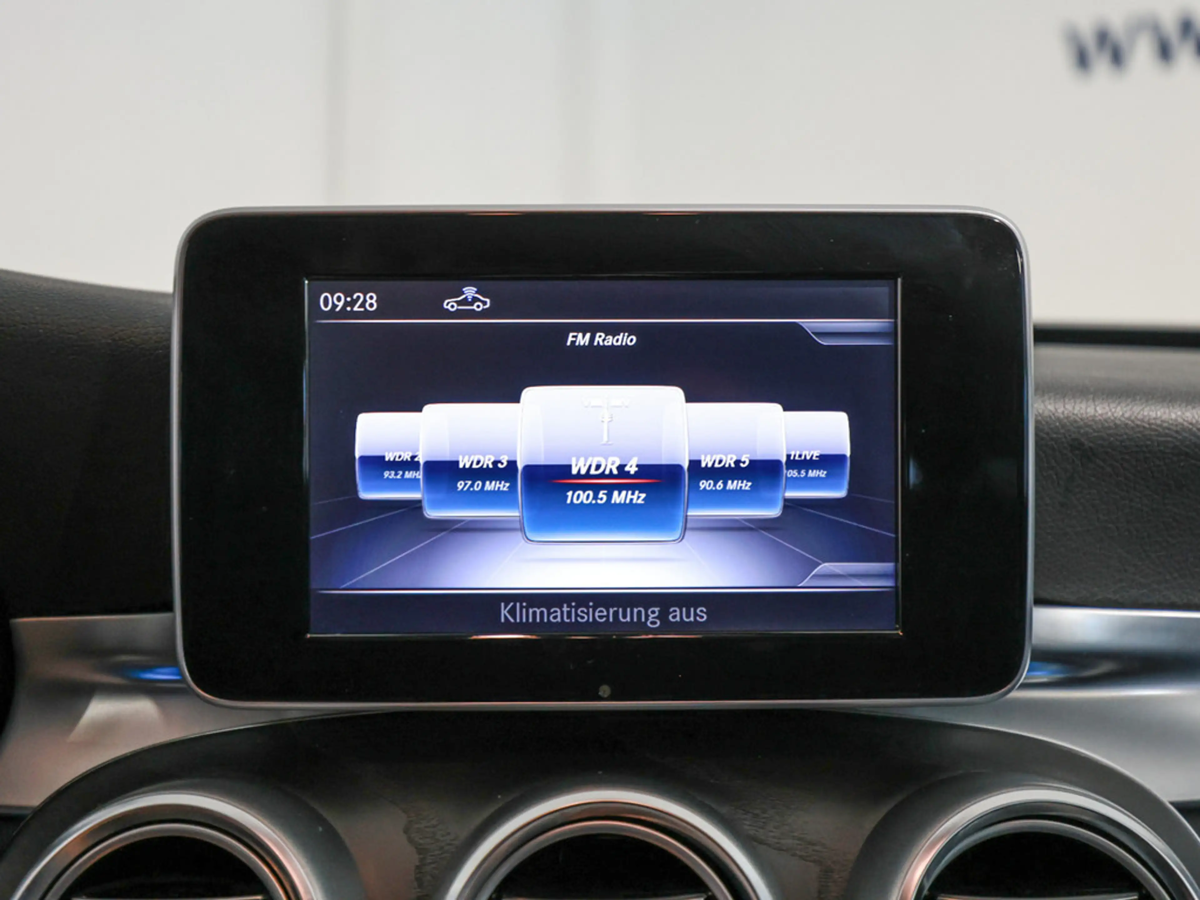 Mercedes-Benz C 350 e Avantgarde Automatik +NAVI+LED+GJR — photo 10