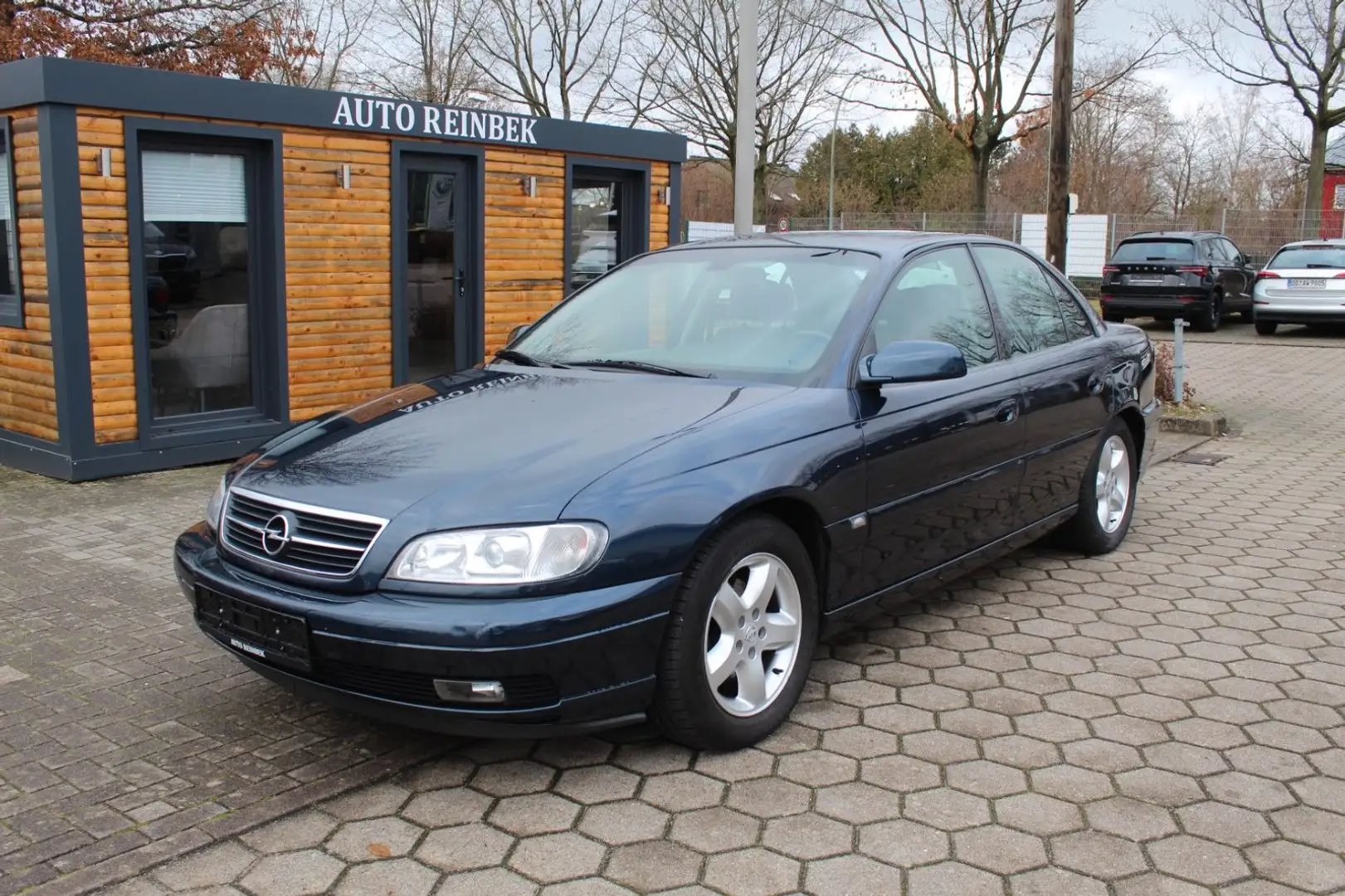 Opel Omega B 2.2 Automatik Limousine Edition Bleu - 1