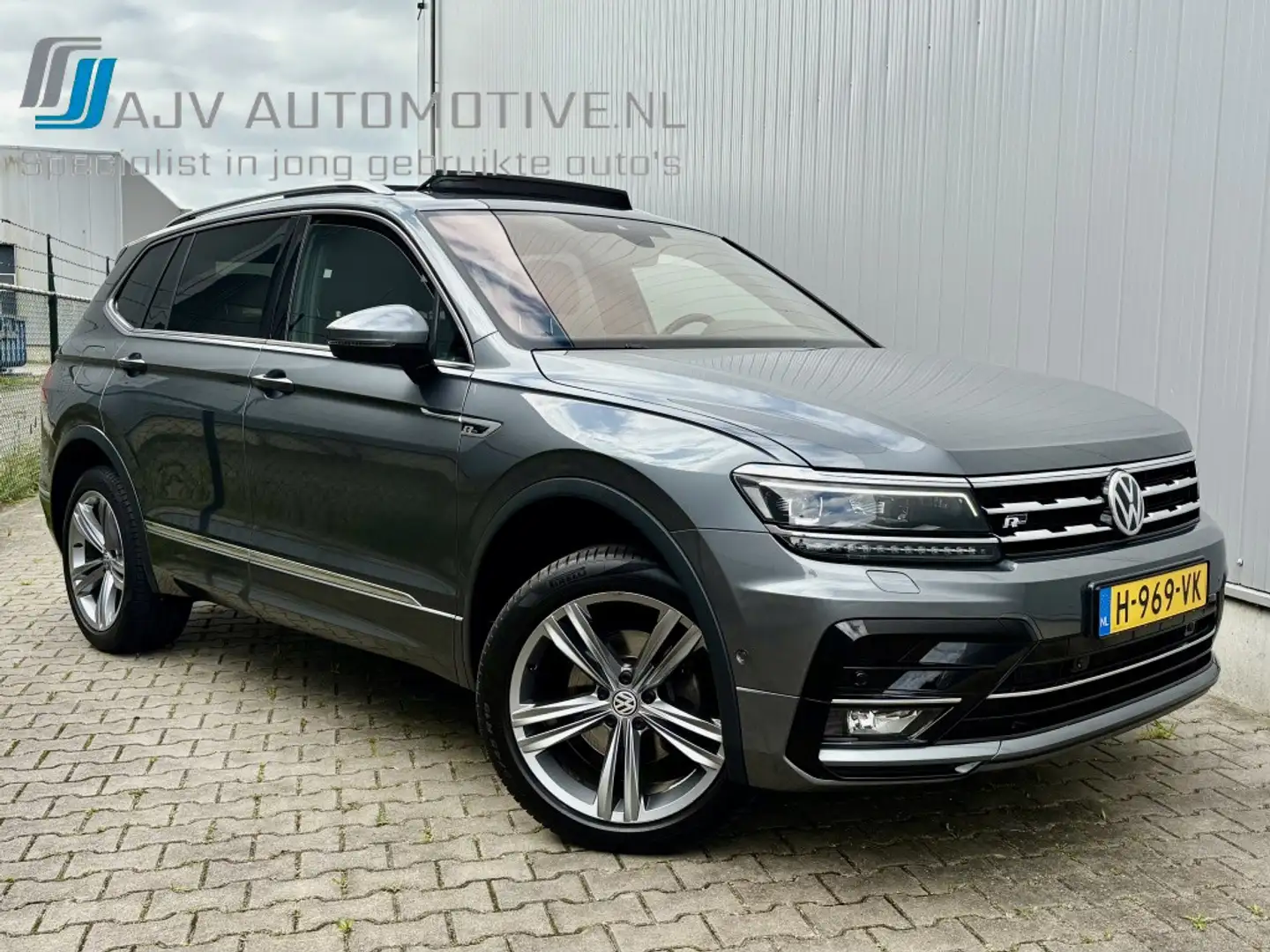 Volkswagen Tiguan Allspace 1.5 TSI AUT R-LINE 7PERS. PANODAK TREKHAAK Gris - 1