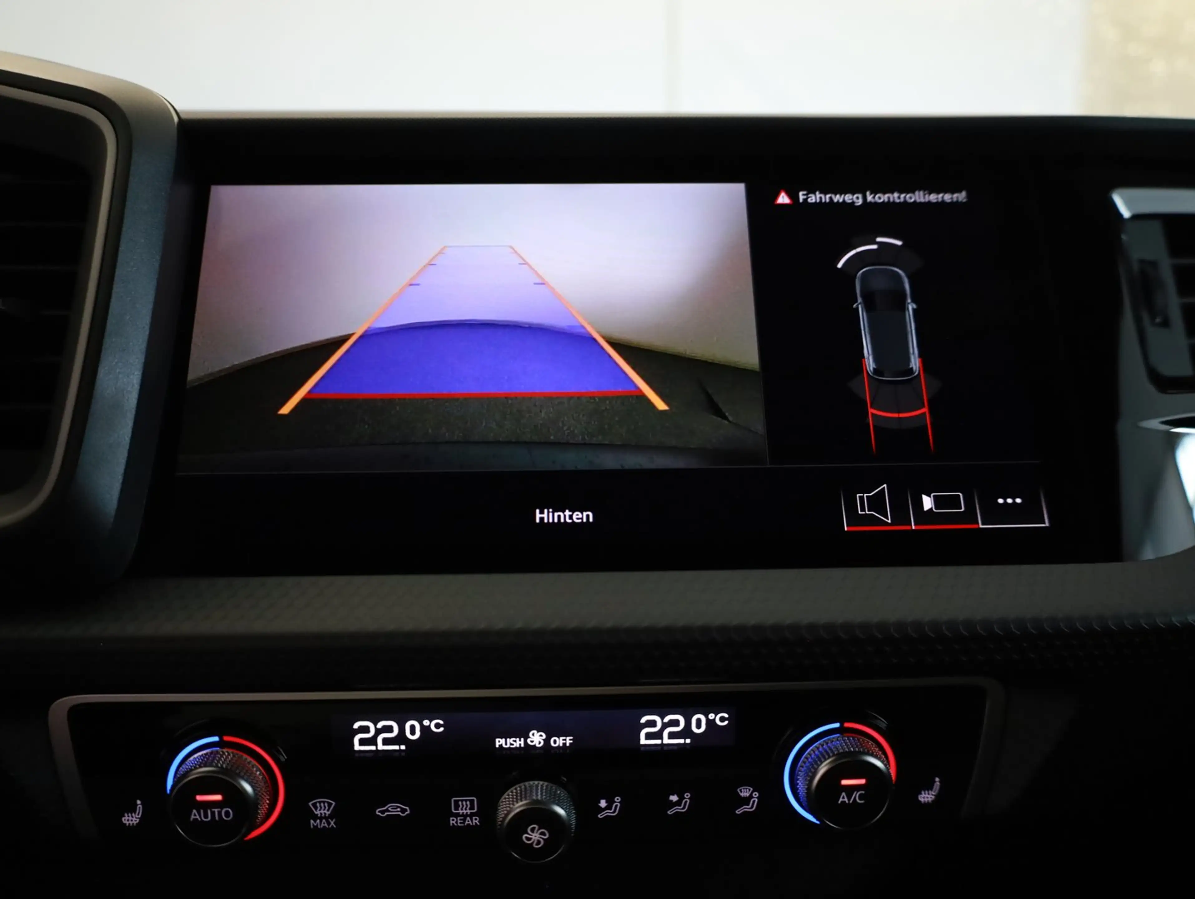 Audi A1 25 TFSI intense — photo 14