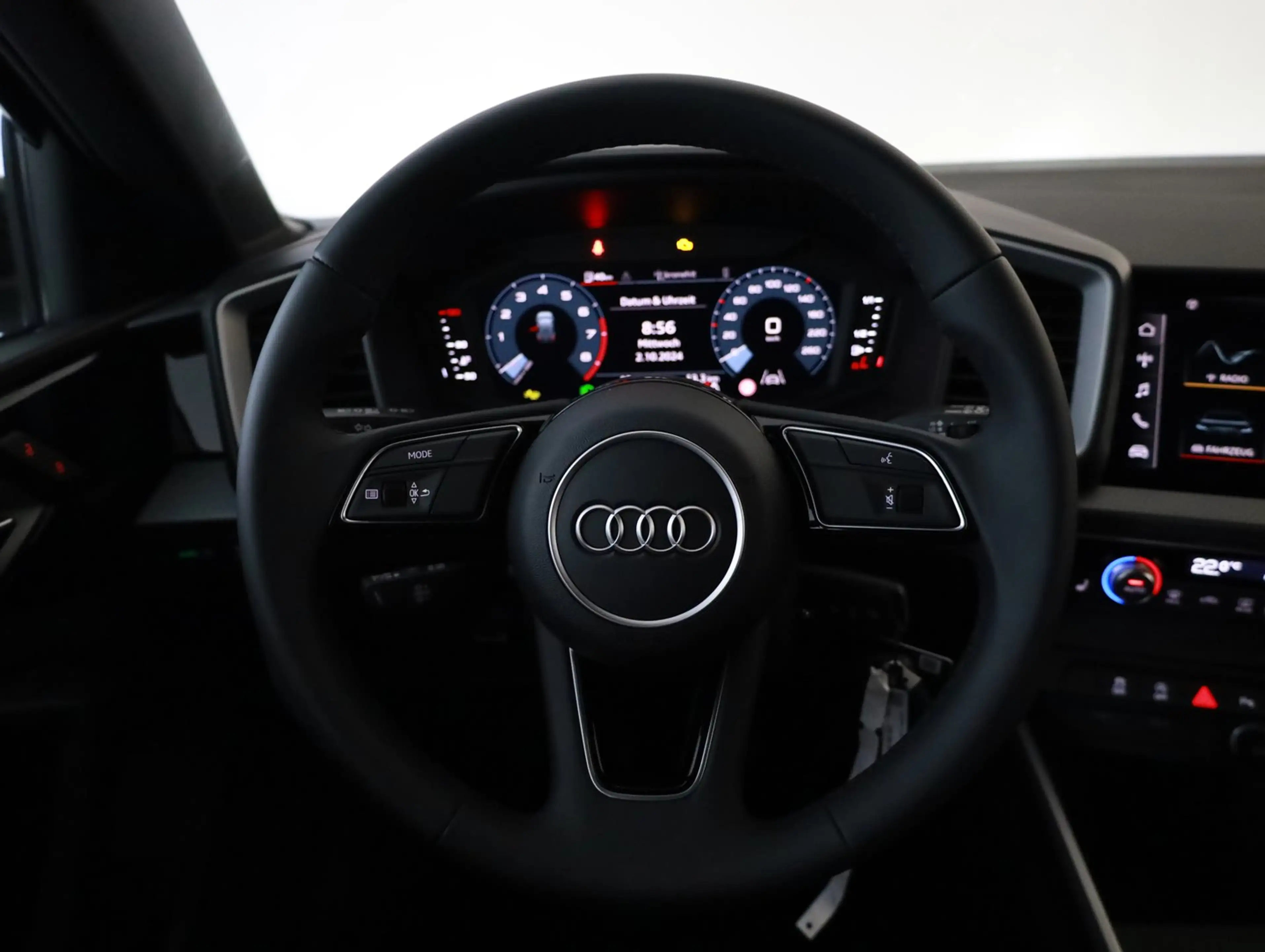 Audi A1 25 TFSI intense — photo 4