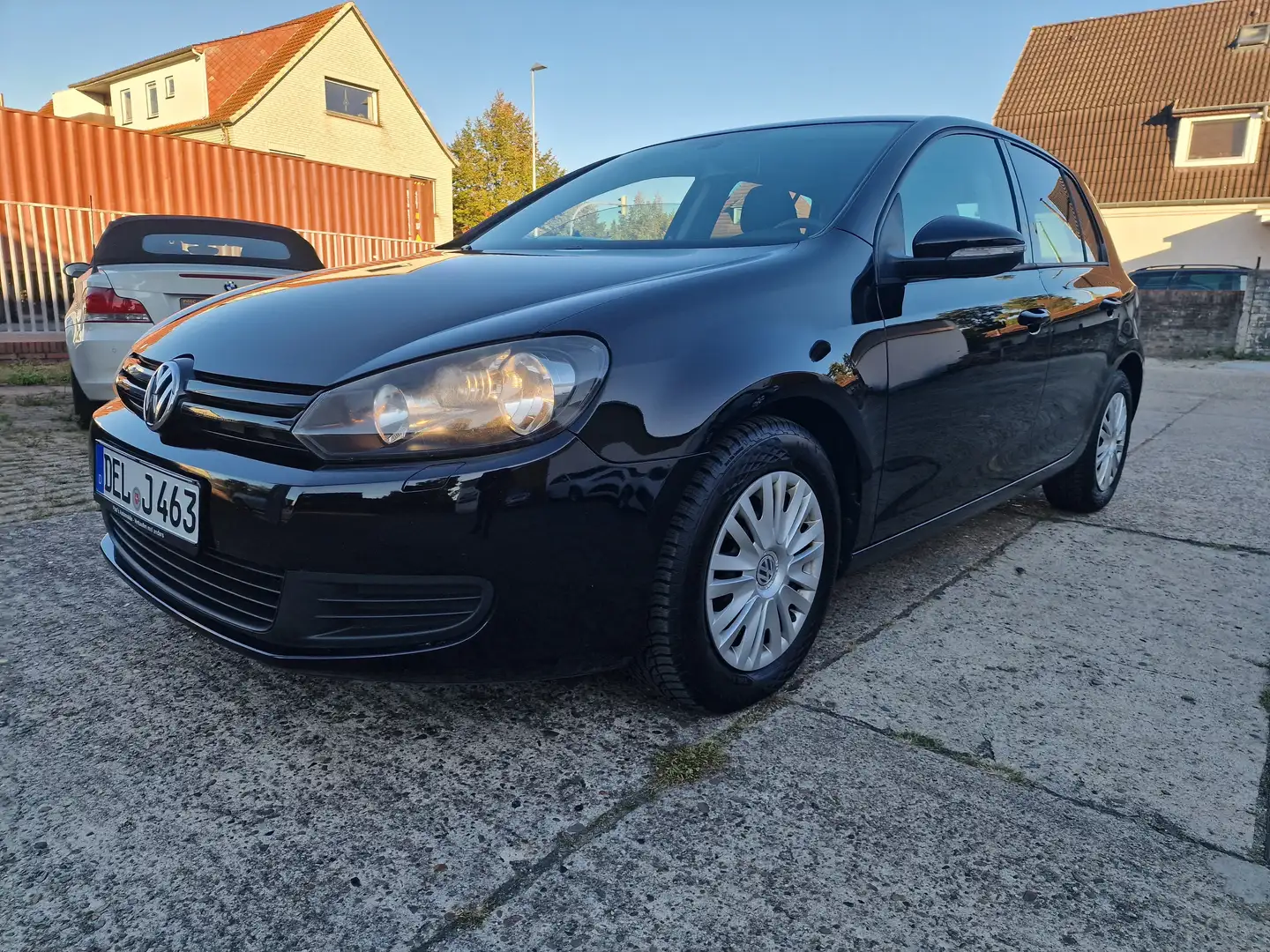 Volkswagen Golf 2.0 TDI *TÜV-04.2026*SHZ*Klima*5-Türer*M&S* Schwarz - 1