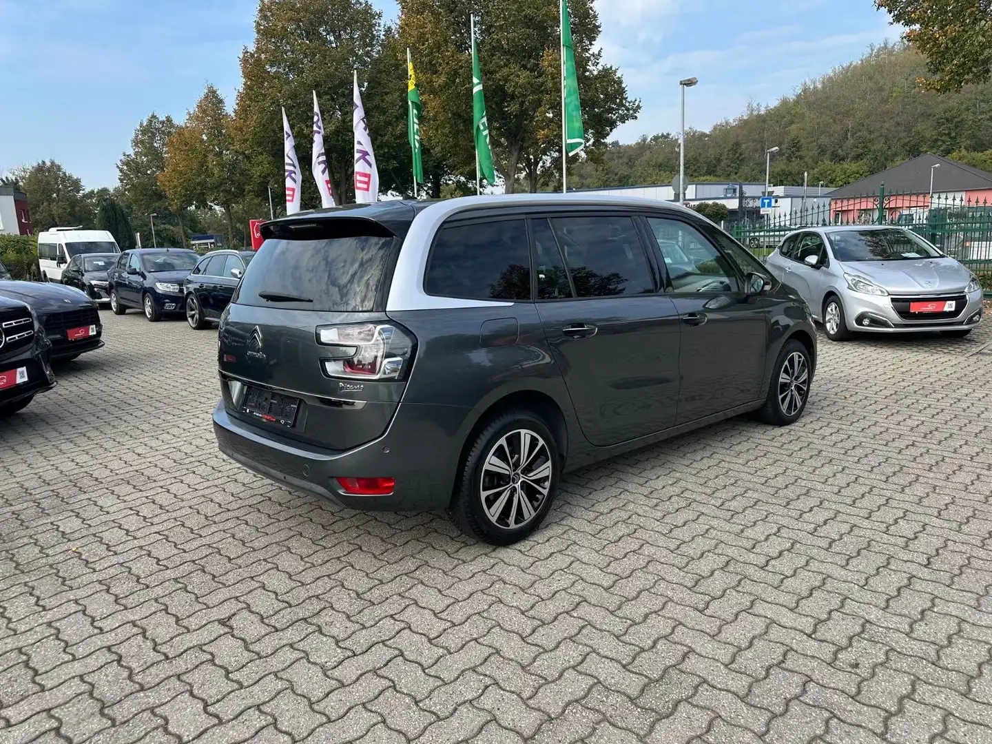 Citroen Grand C4 Picasso Grand C4 Aut. Xen NAVI Kam KEY Temp SHZ Massage Grau - 2