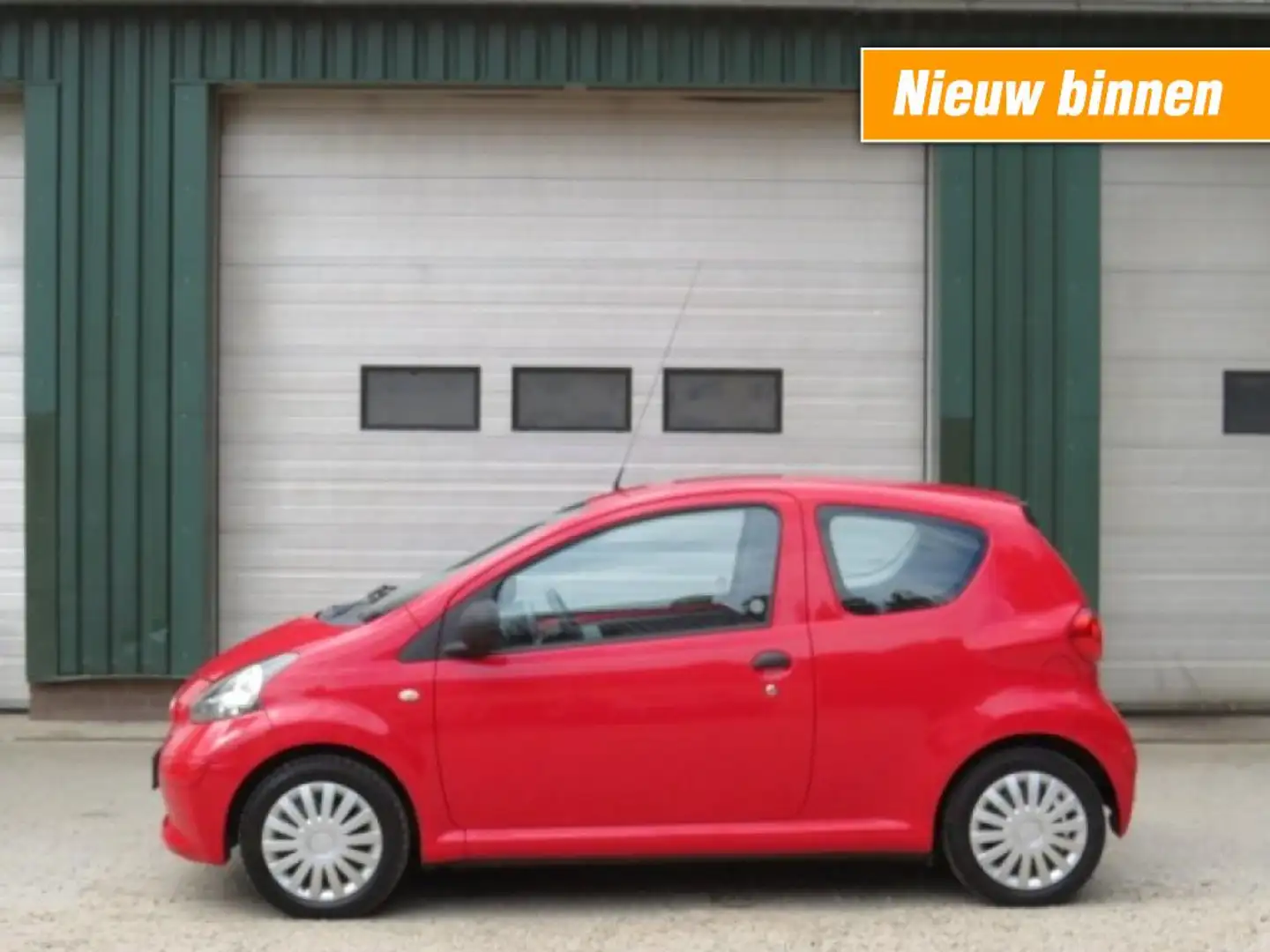 Toyota Aygo 1.0-12V Rood - 1