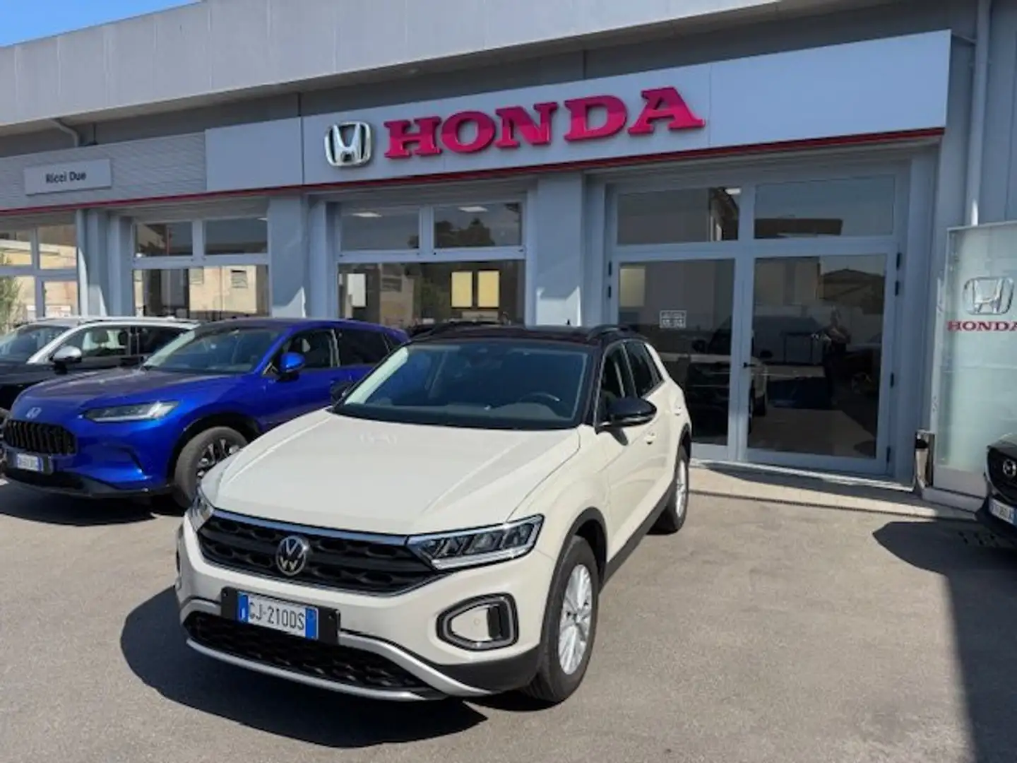 Volkswagen T-Roc T-Roc 1.0 tsi Life 110cv Beige - 1