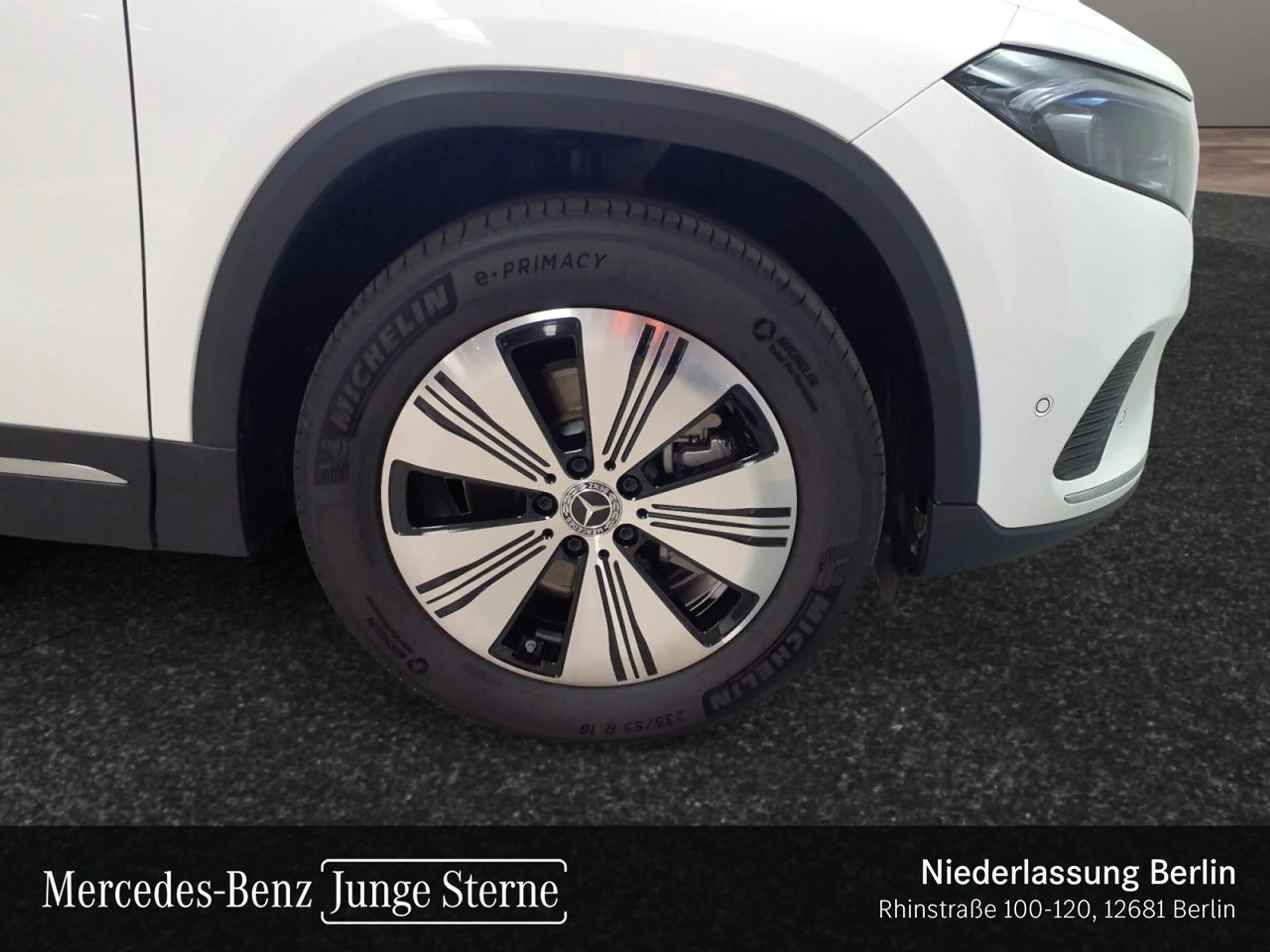 Mercedes-Benz EQA 300 4M PROG+ADVANCED+AHK+KAMERA+SPUR — photo 6