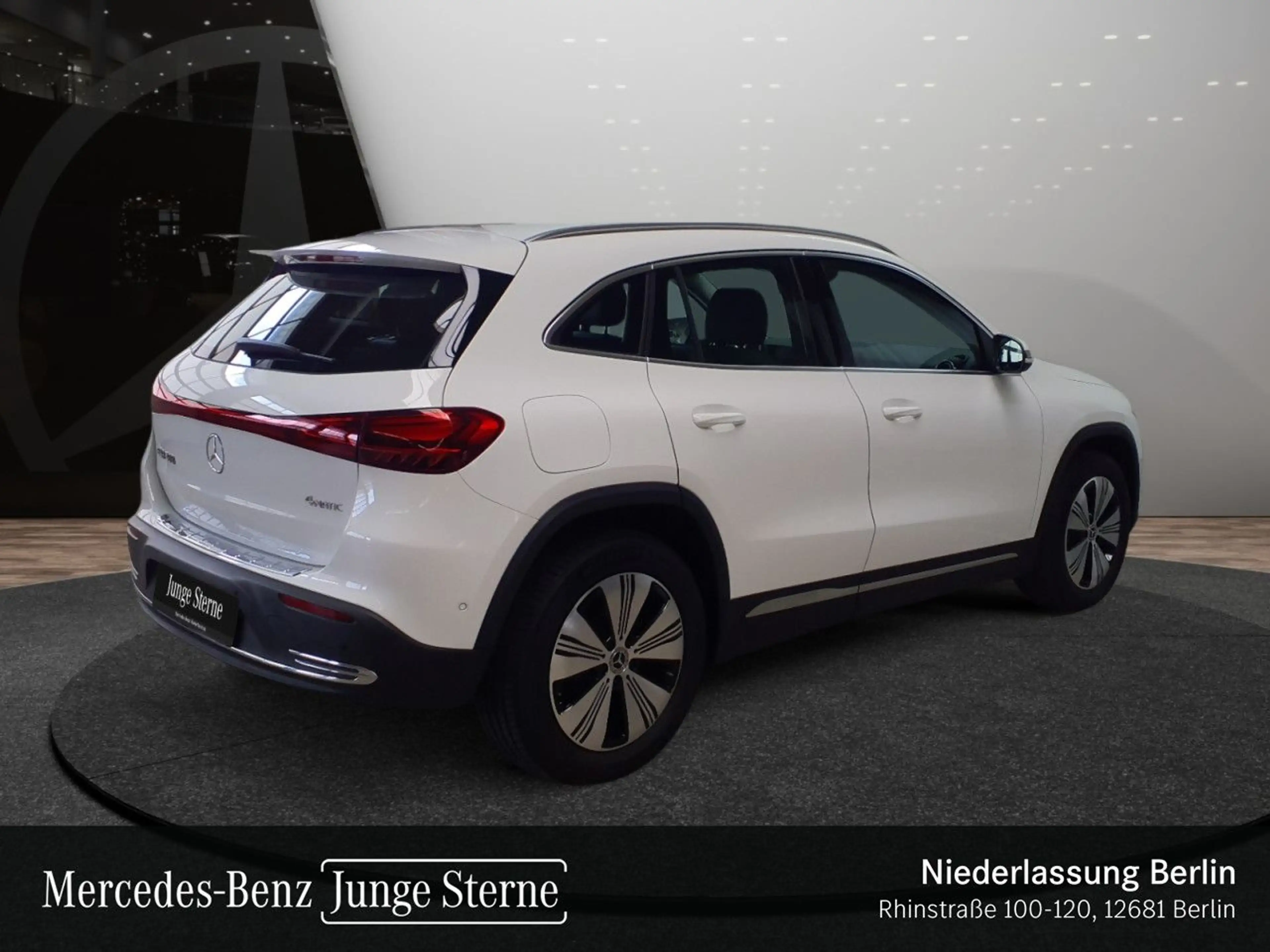 Mercedes-Benz EQA 300 4M PROG+ADVANCED+AHK+KAMERA+SPUR — photo 8