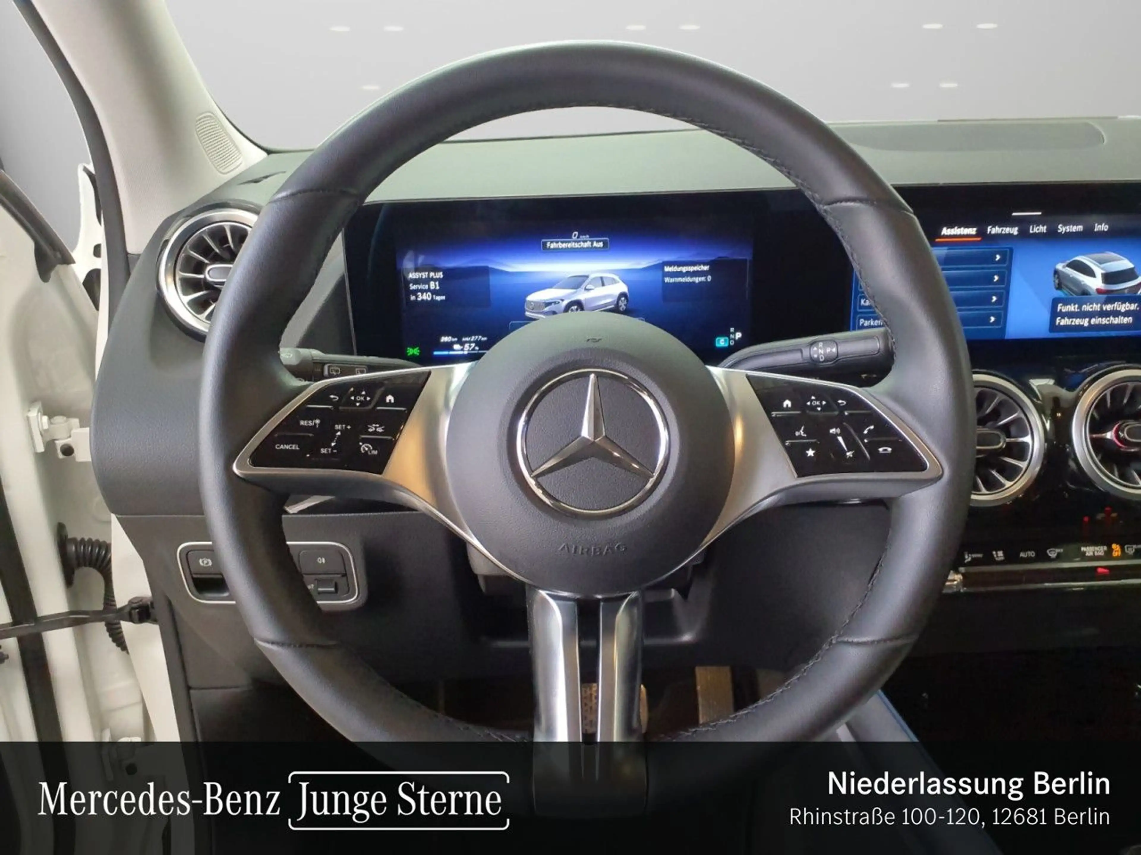 Mercedes-Benz EQA 300 4M PROG+ADVANCED+AHK+KAMERA+SPUR — photo 14