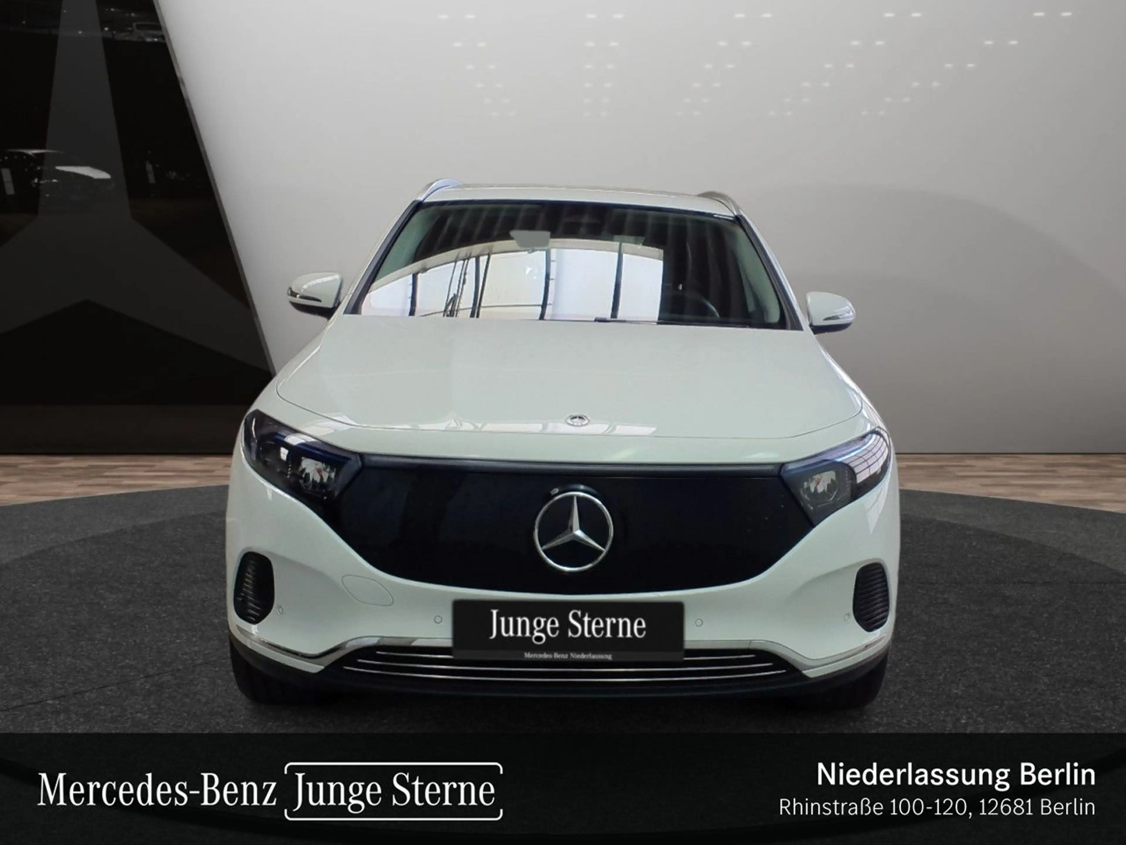 Mercedes-Benz EQA 300 4M PROG+ADVANCED+AHK+KAMERA+SPUR — photo 3