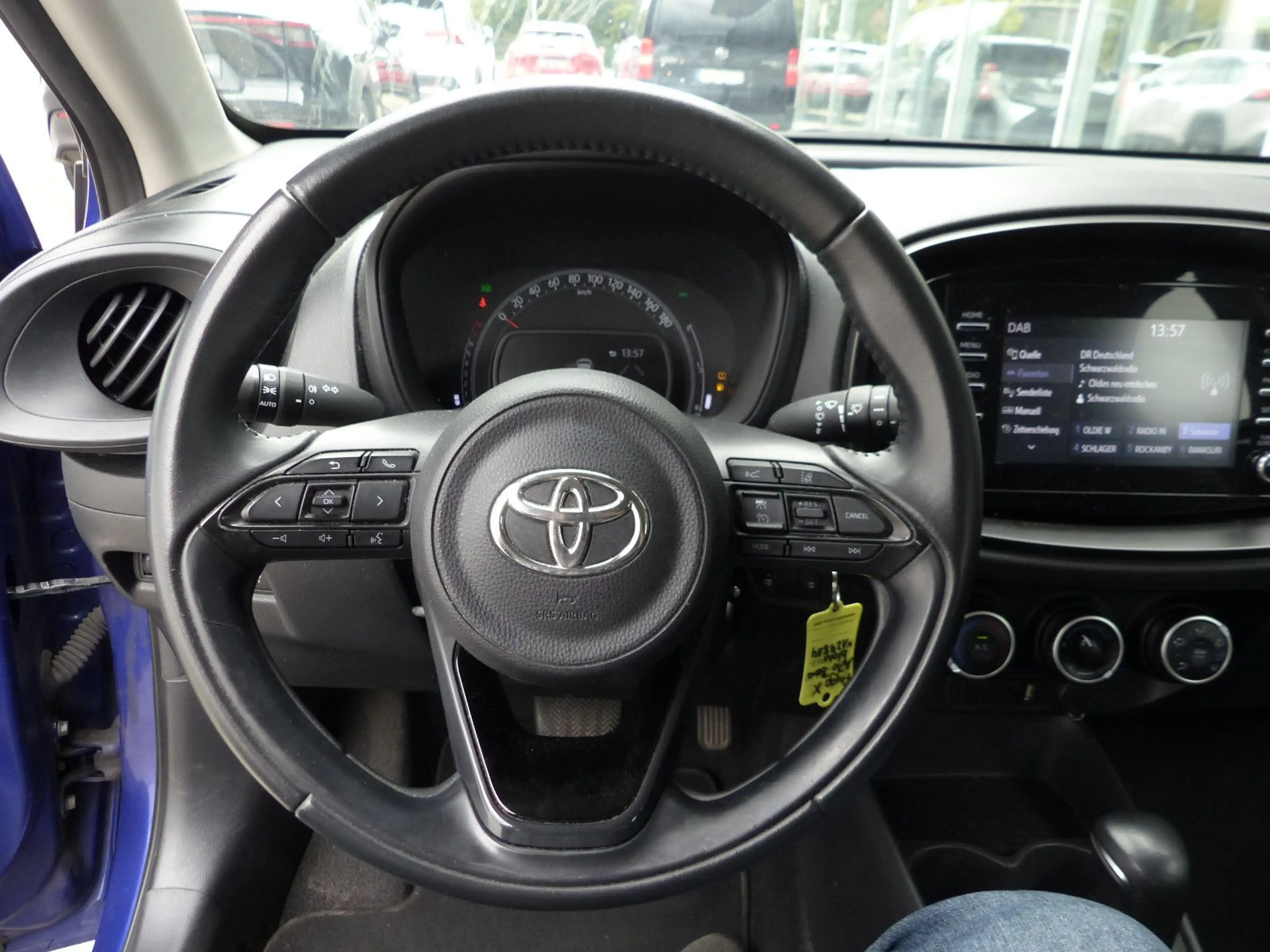 Toyota Aygo X Play Automat. Kamera Tempomat DAB CarPlay — photo 13