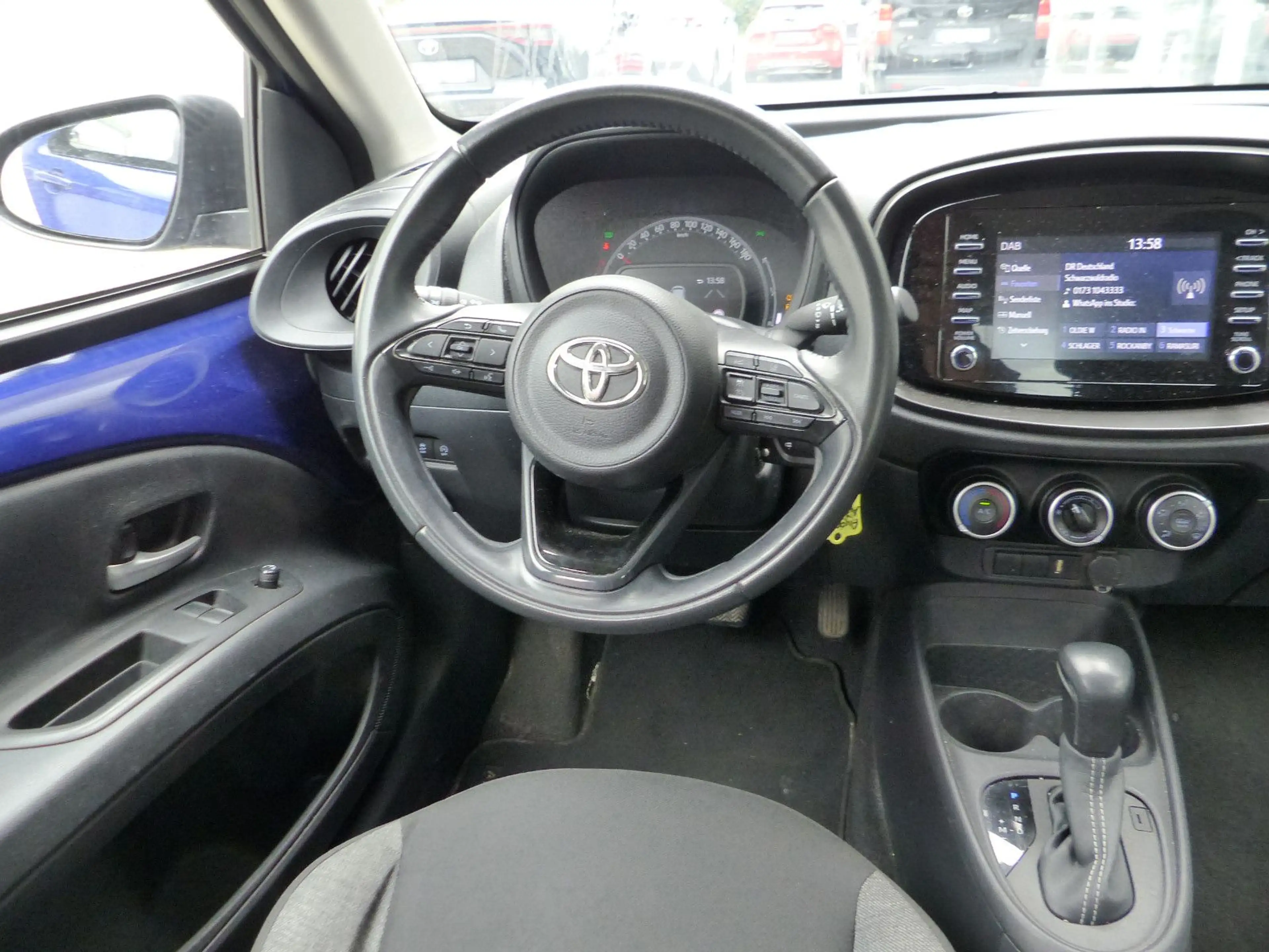 Toyota Aygo X Play Automat. Kamera Tempomat DAB CarPlay — photo 9
