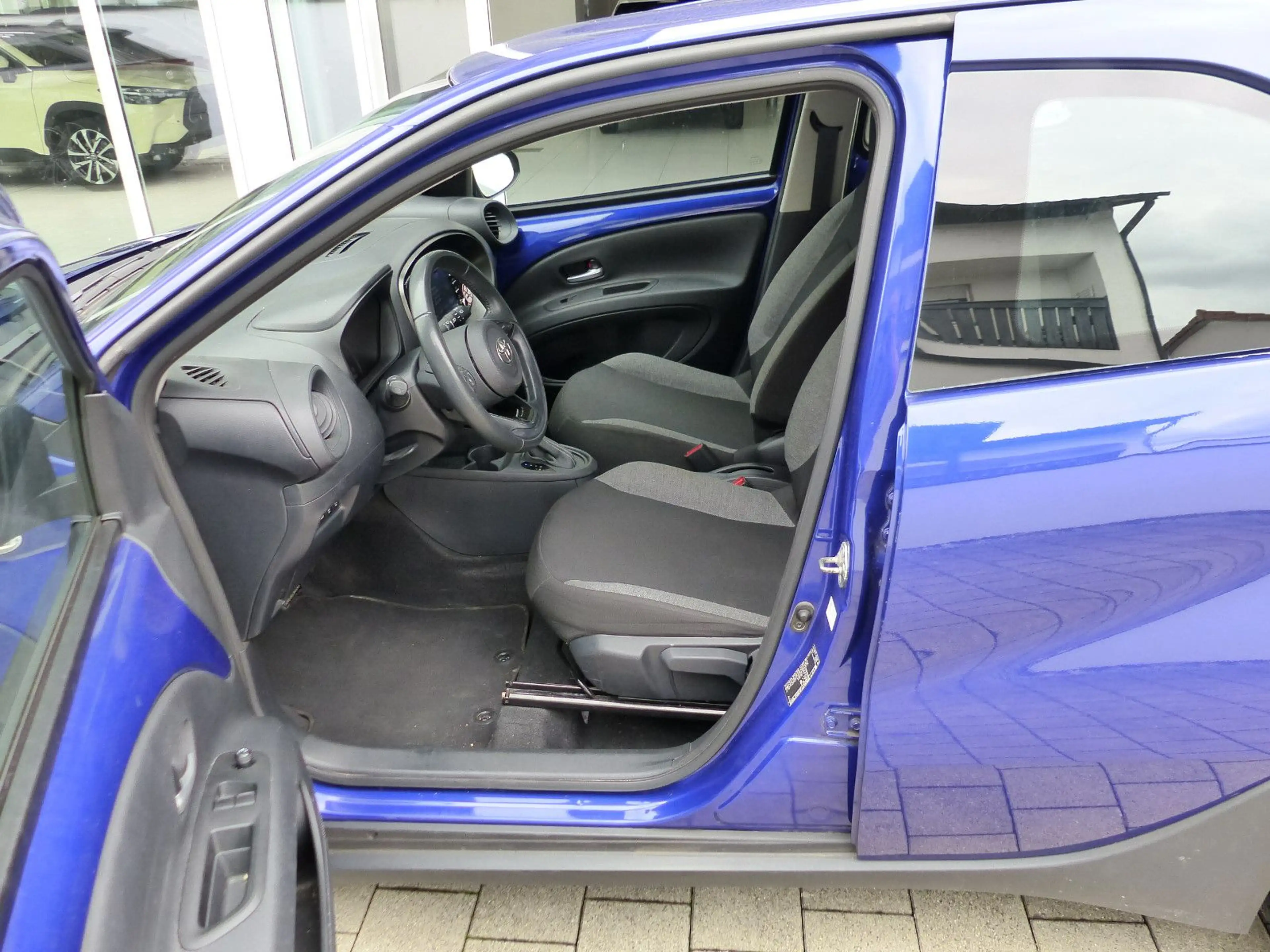 Toyota Aygo X Play Automat. Kamera Tempomat DAB CarPlay — photo 12
