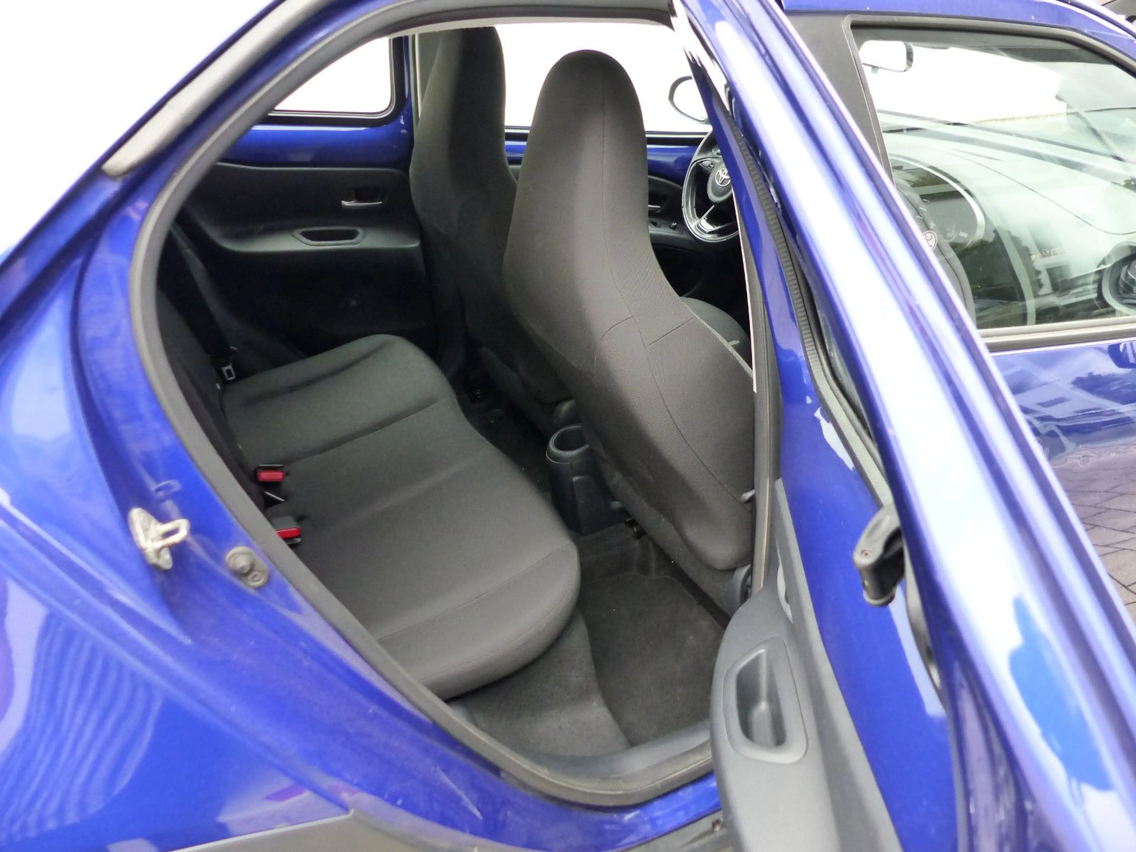 Toyota Aygo X Play Automat. Kamera Tempomat DAB CarPlay — photo 7