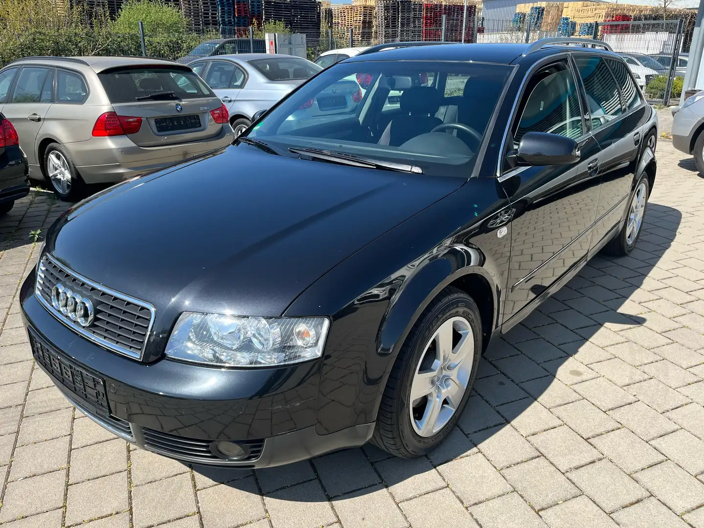 Audi A4 Avant 2.0 Schwarz - 1