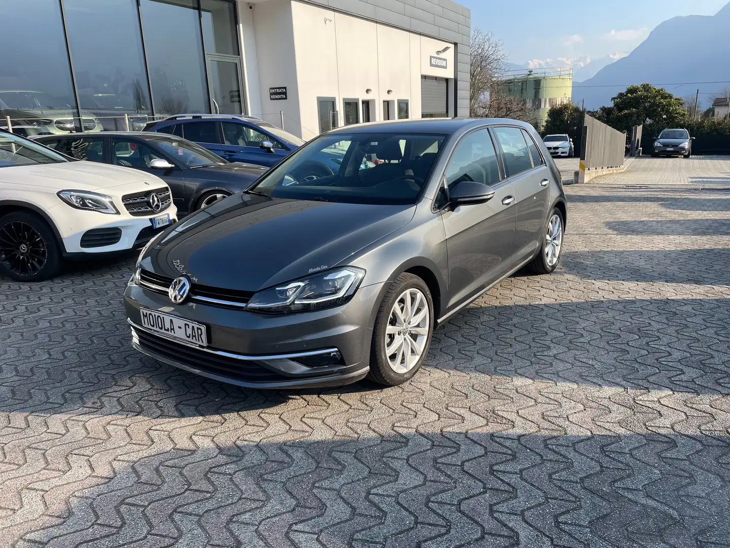 Volkswagen Golf 5p 2.0 tdi Highline 150cv dsg Gris - 1