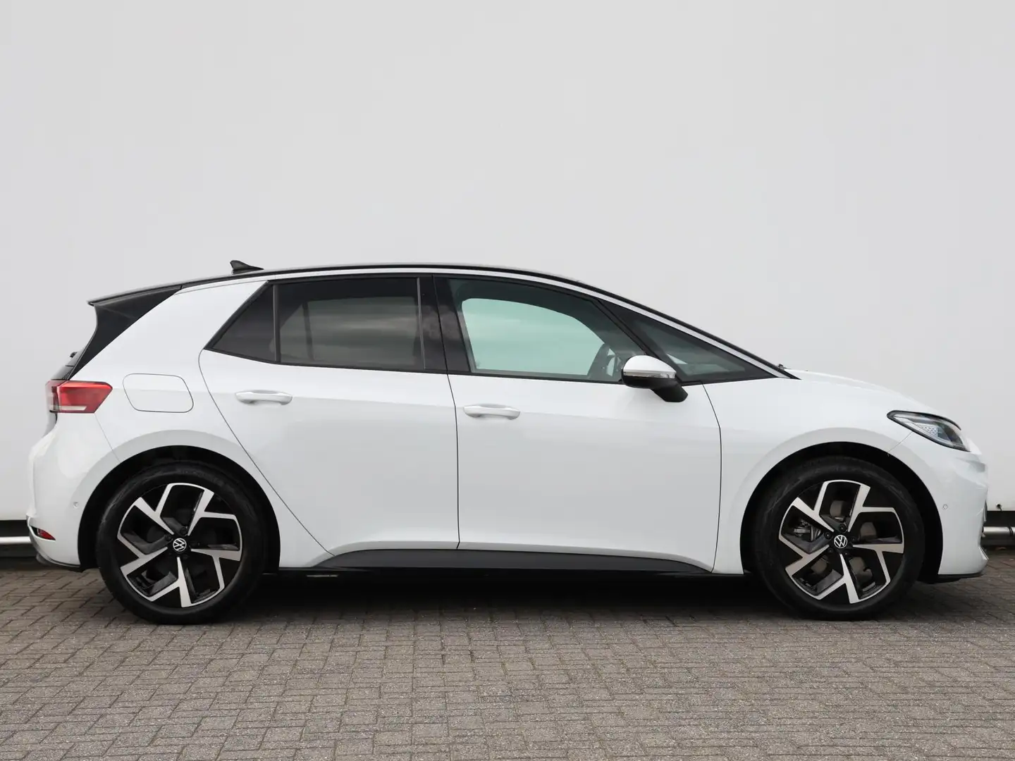 Volkswagen ID.3 Pro Business 58 kWh 204pk | Navigatie | LED Matrix Wit - 2