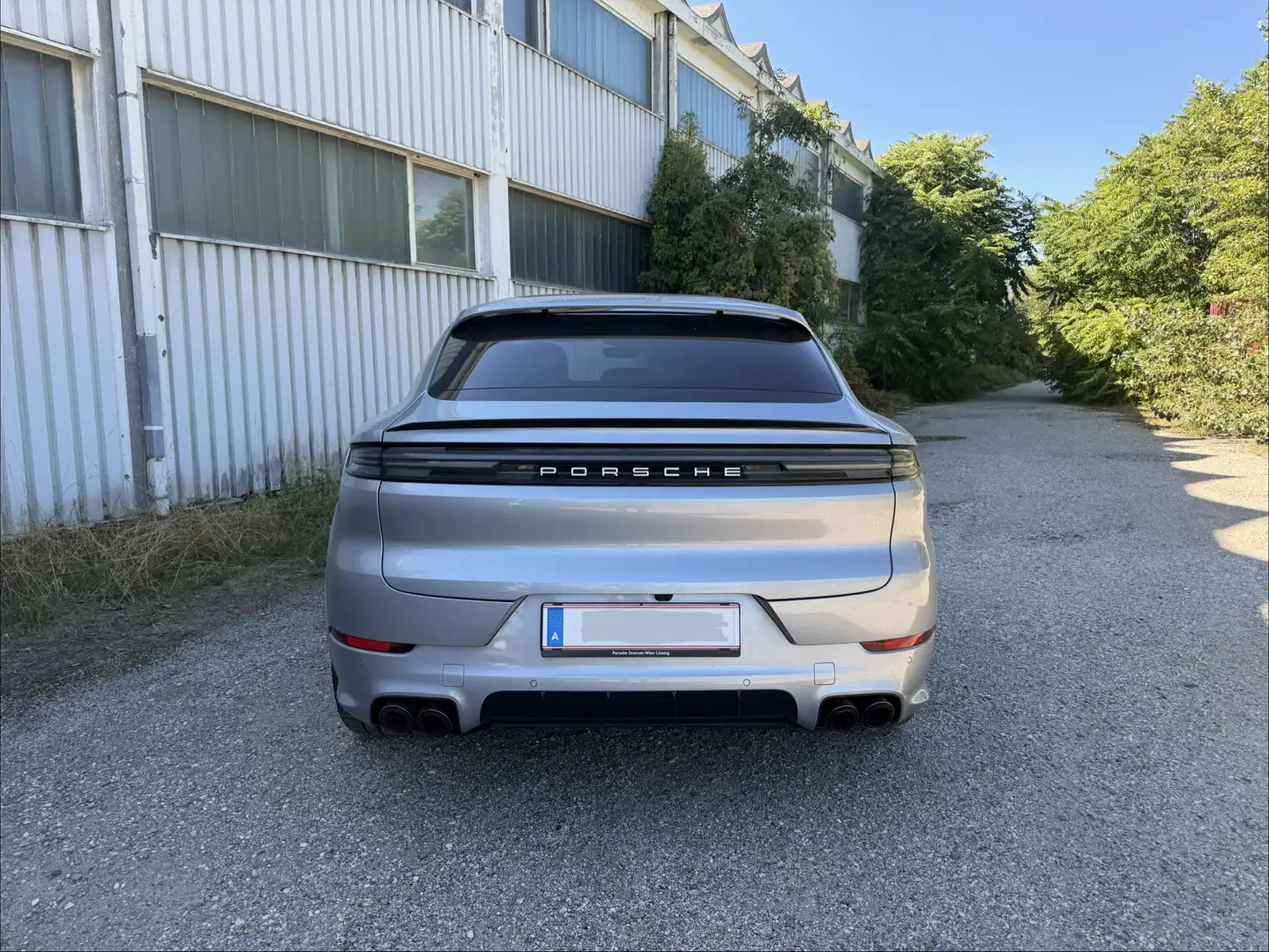 Porsche Cayenne Coupe III E-Hybrid PHEV 21,8 kWh Aut. Silber - 2