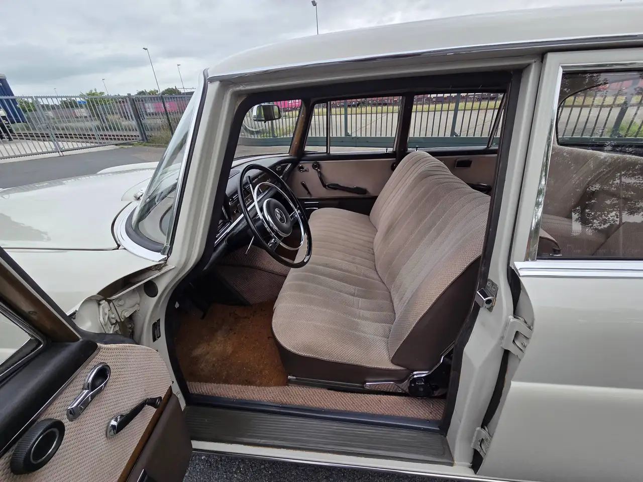 Mercedes-Benz E 220 undefined, foto 11