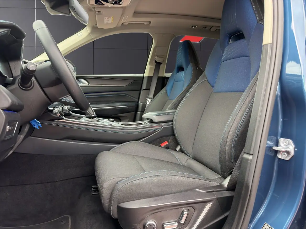 Lynk & Co 01 1.5 td phev auto, миниатюра 9