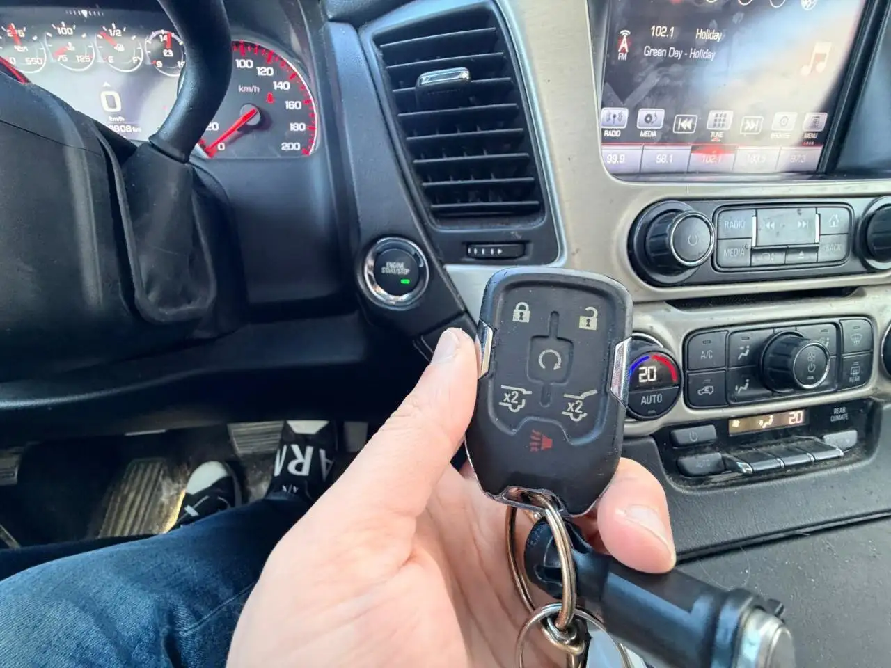 GMC Yukon снимка GMC Yukon