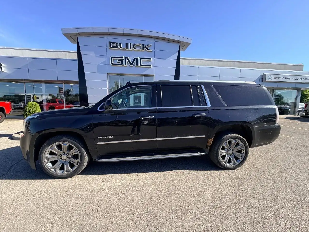 GMC Yukon снимка GMC Yukon