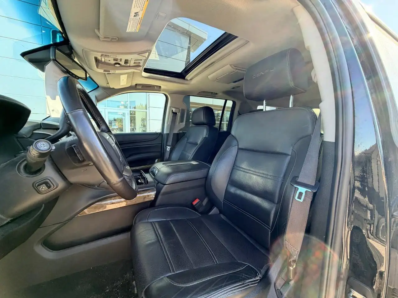 GMC Yukon снимка GMC Yukon