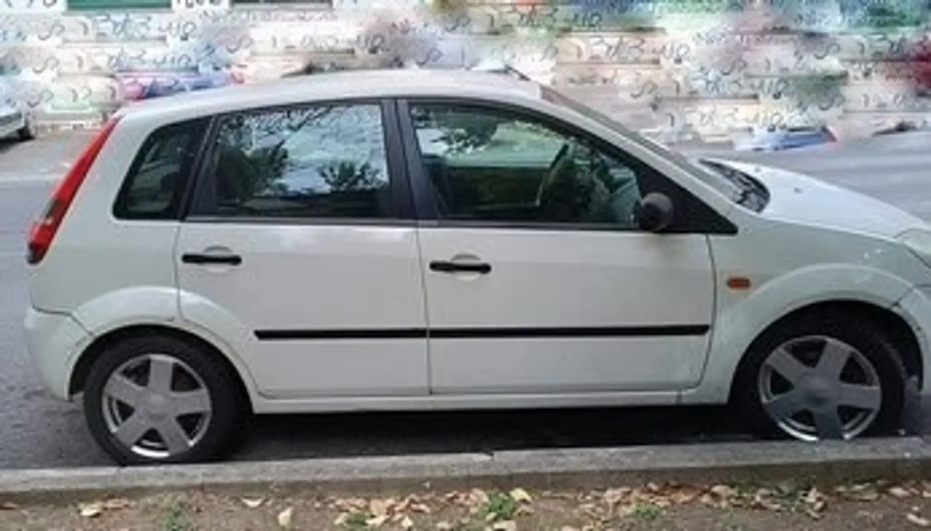 Ford Fiesta 1. 3 diesel5m - 1
