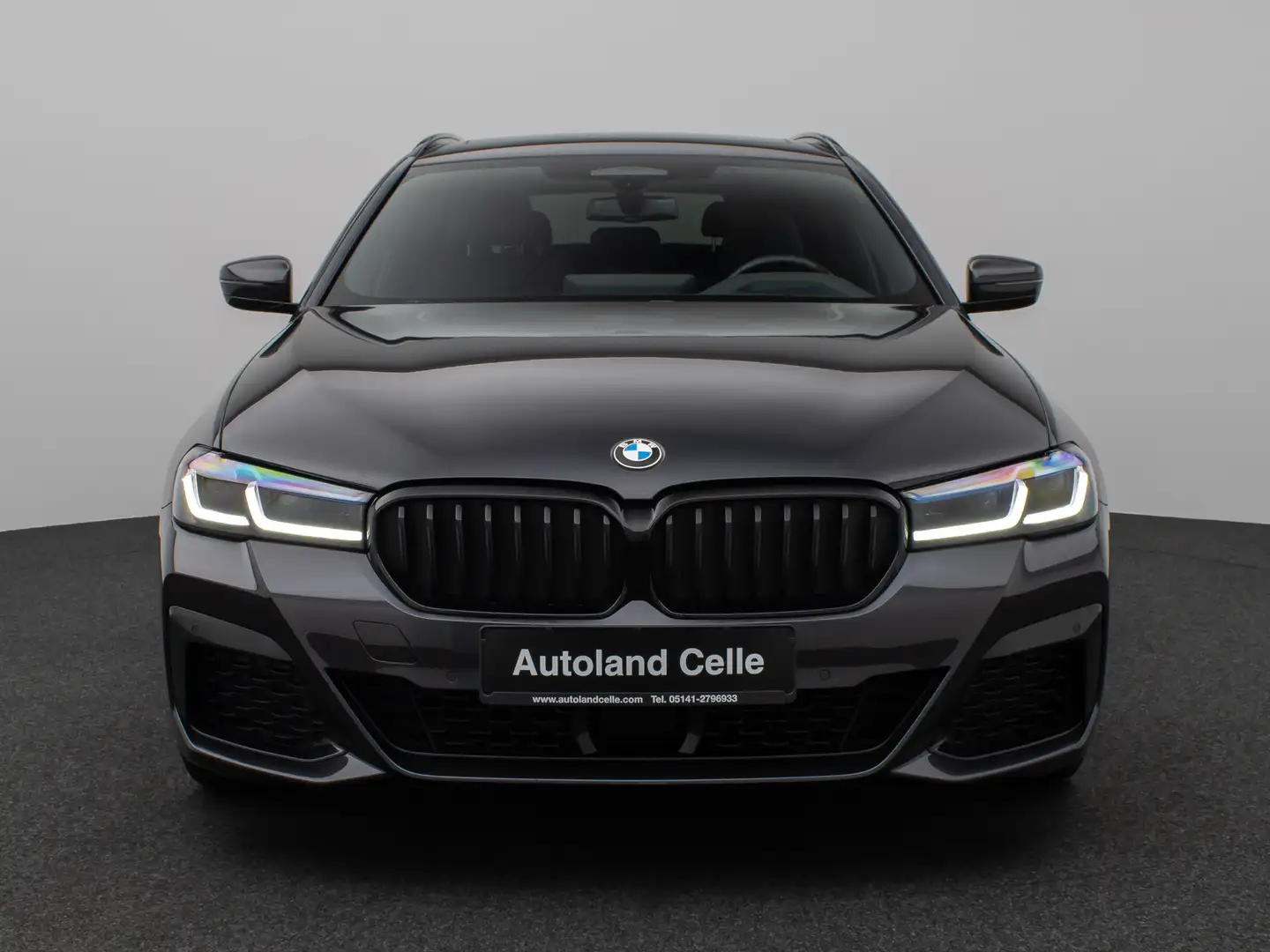 BMW 540 xD M Sport Pro Laser Panorama HUD DAB H K Šedá - 2