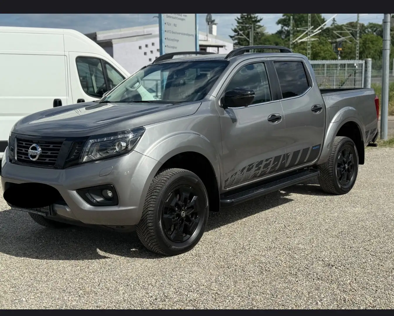 Nissan Navara 2.3 dci d.cab New N-Guard 4wd 190cv auto Restyling Gris - 1