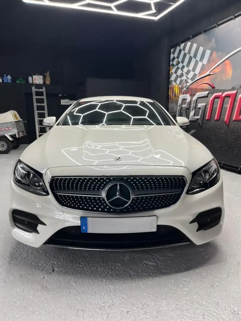 Mercedes-Benz E 220 Coupé 220d 4Matic 9G-Tronic Blanco - 2