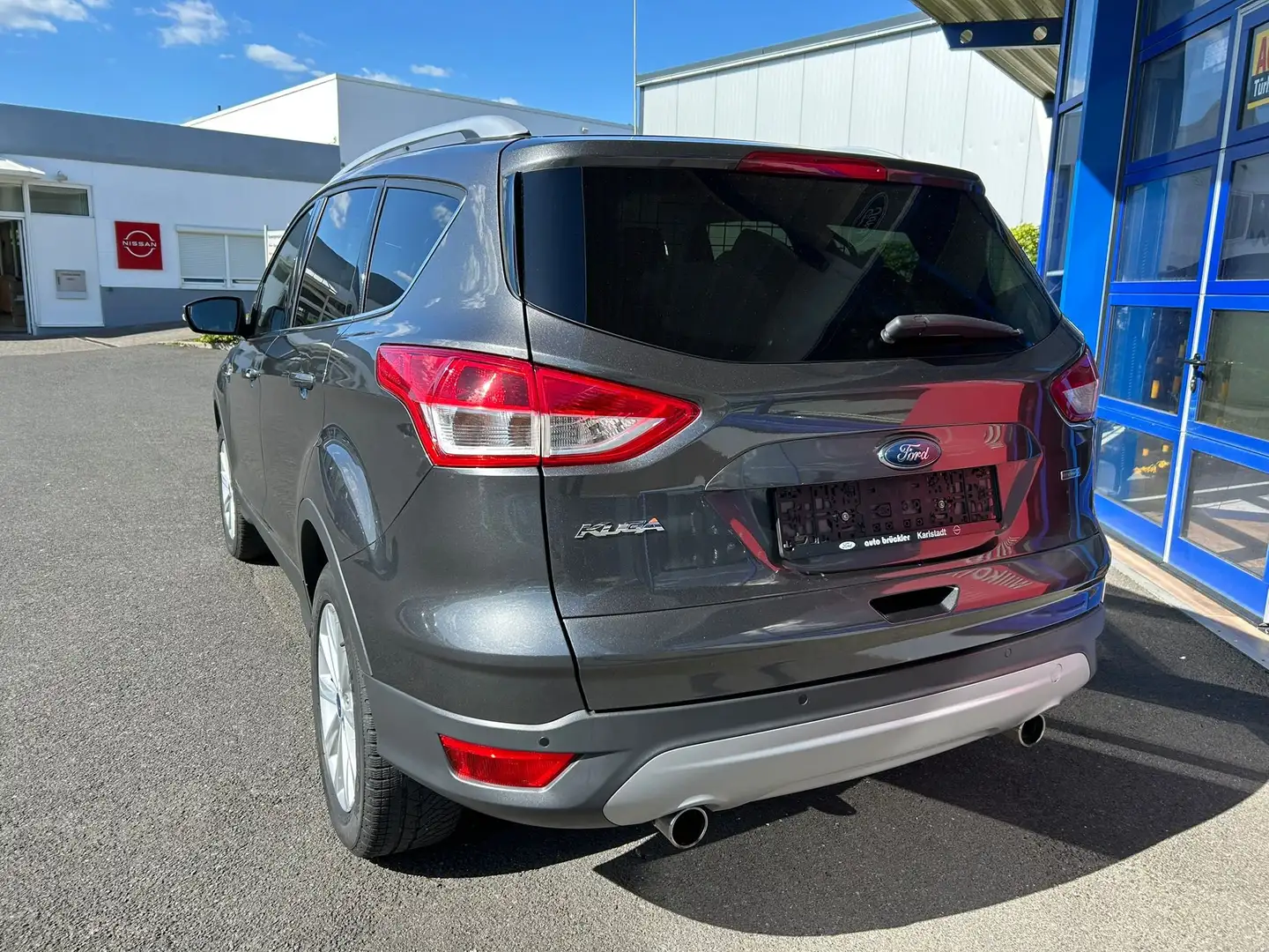 Ford Kuga 1.5 EcoBoost 2x4 Titanium Grijs - 2
