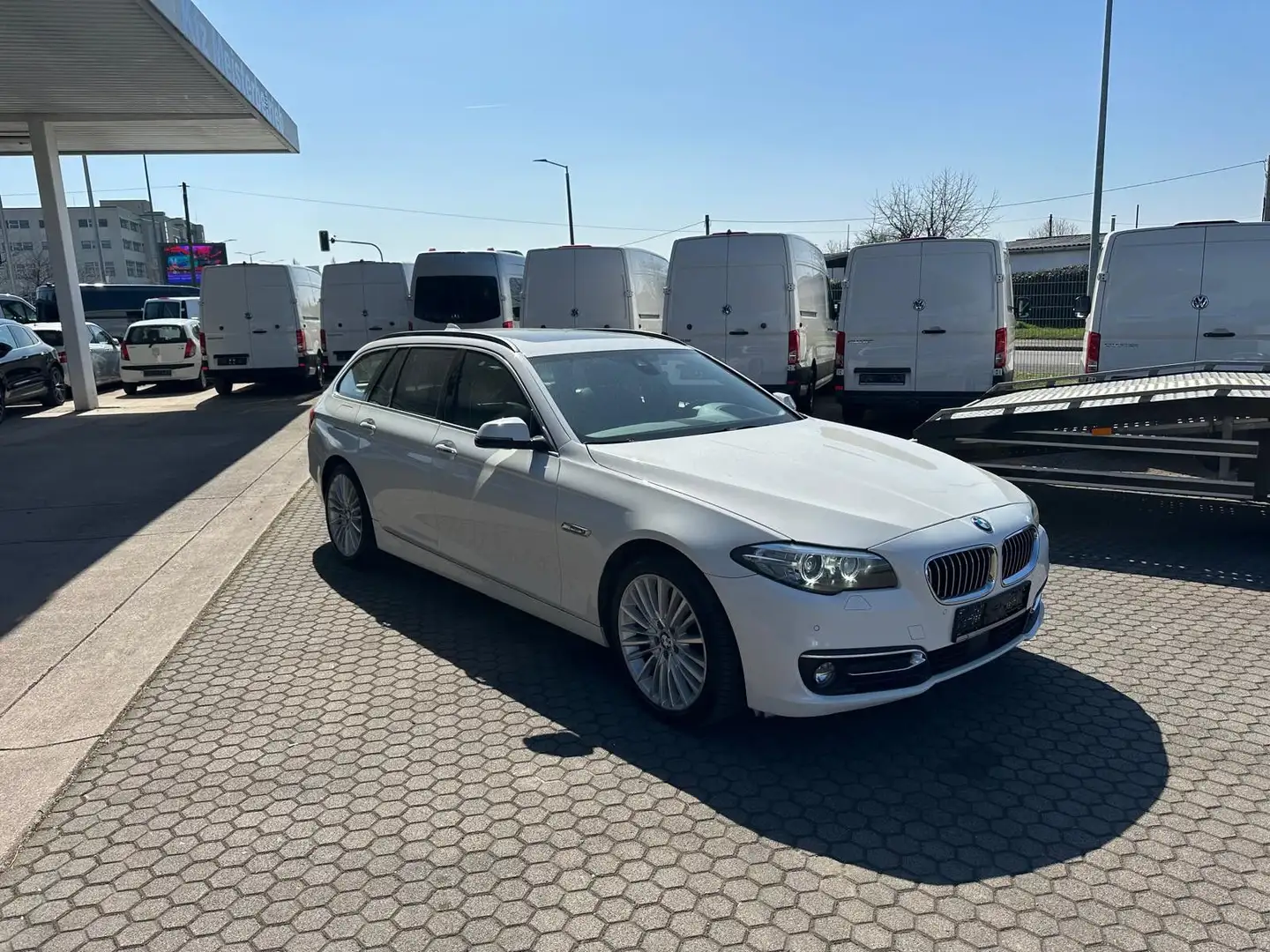 BMW 530 d xDrive,Head-up.Sitzbelüftung,Standhzg.,ACC Белый - 2