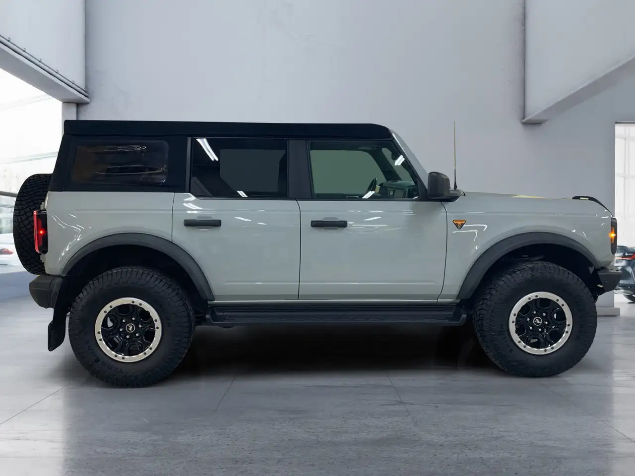 Ford Bronco снимка Ford Bronco