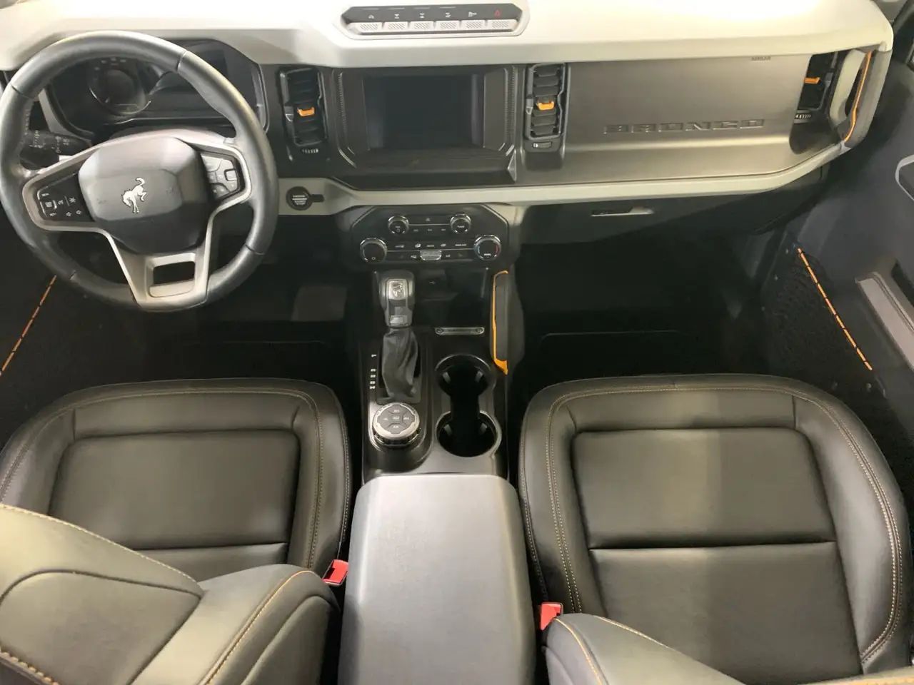 Ford Bronco снимка Ford Bronco