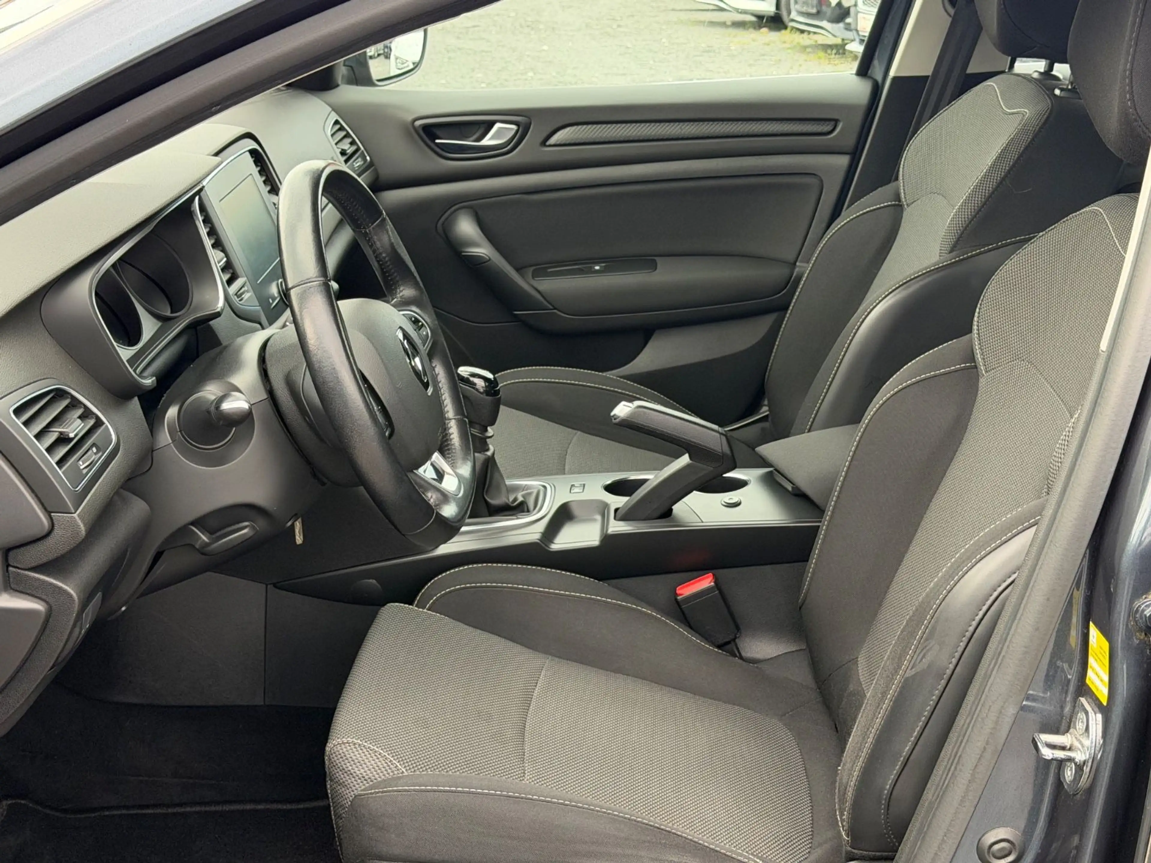 Renault Megane IV Grandtour Play — photo 11