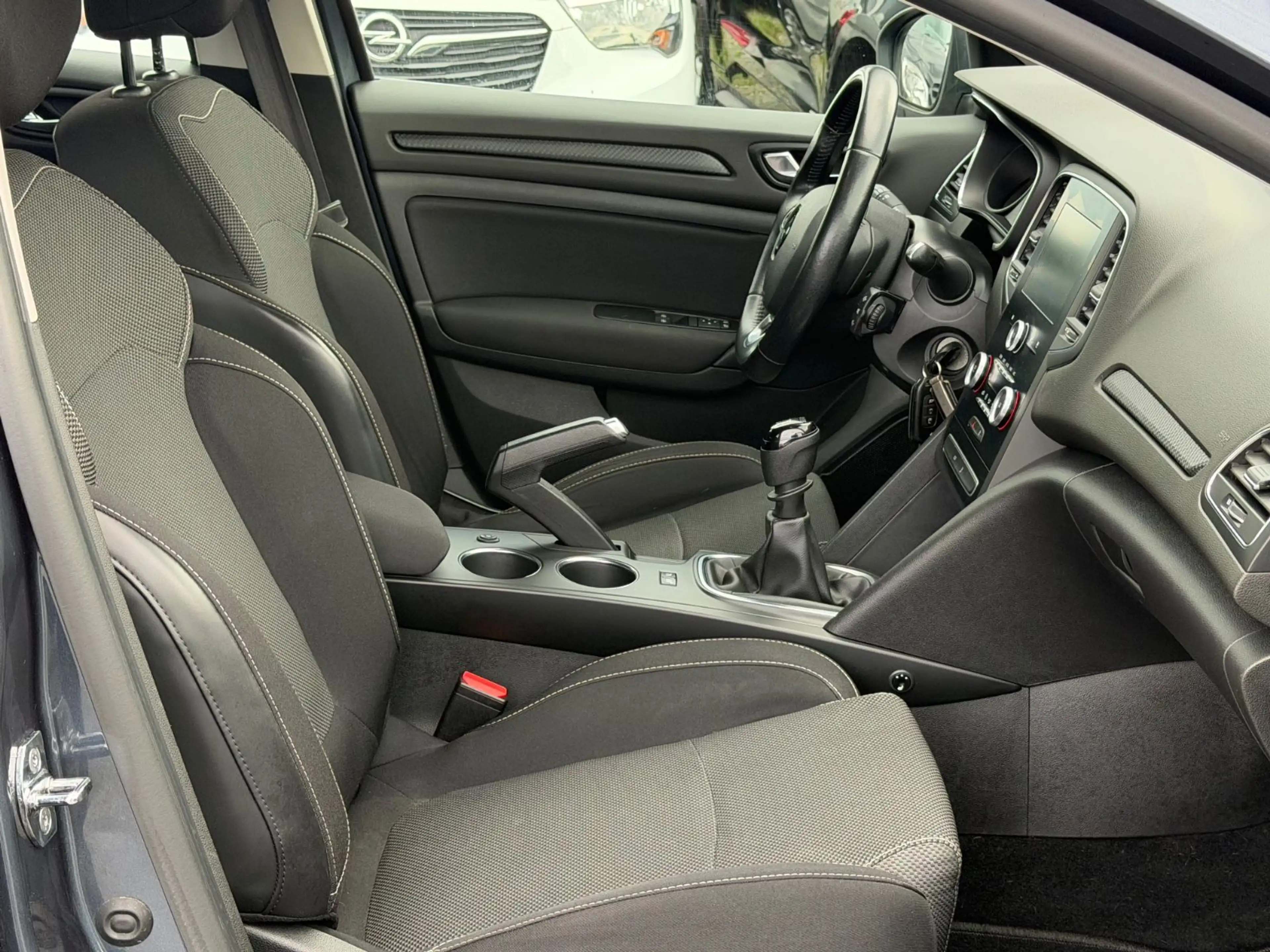 Renault Megane IV Grandtour Play — photo 12