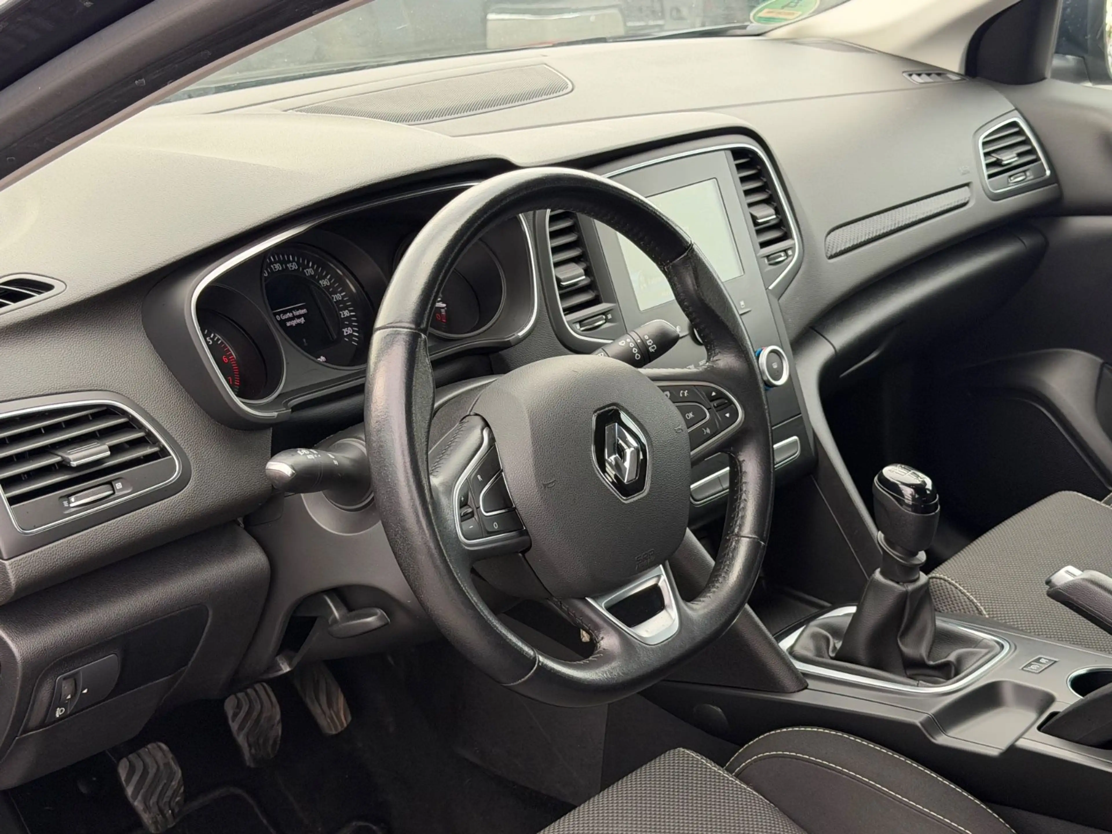 Renault Megane IV Grandtour Play — photo 9