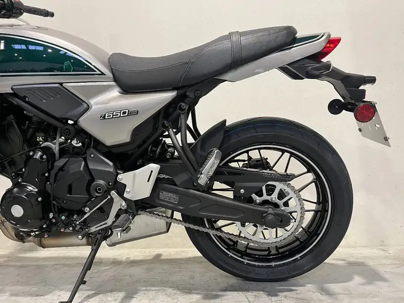 Kawasaki Z 650 RS - foto 5