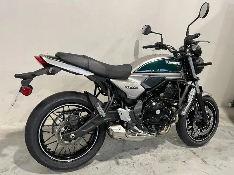 Kawasaki Z 650 RS - foto 3