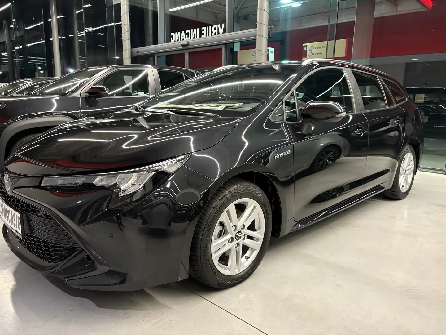 Toyota Corolla HYBRID BREAK / BUSINESS PACK / 47500km/ €19380+ Noir - 1