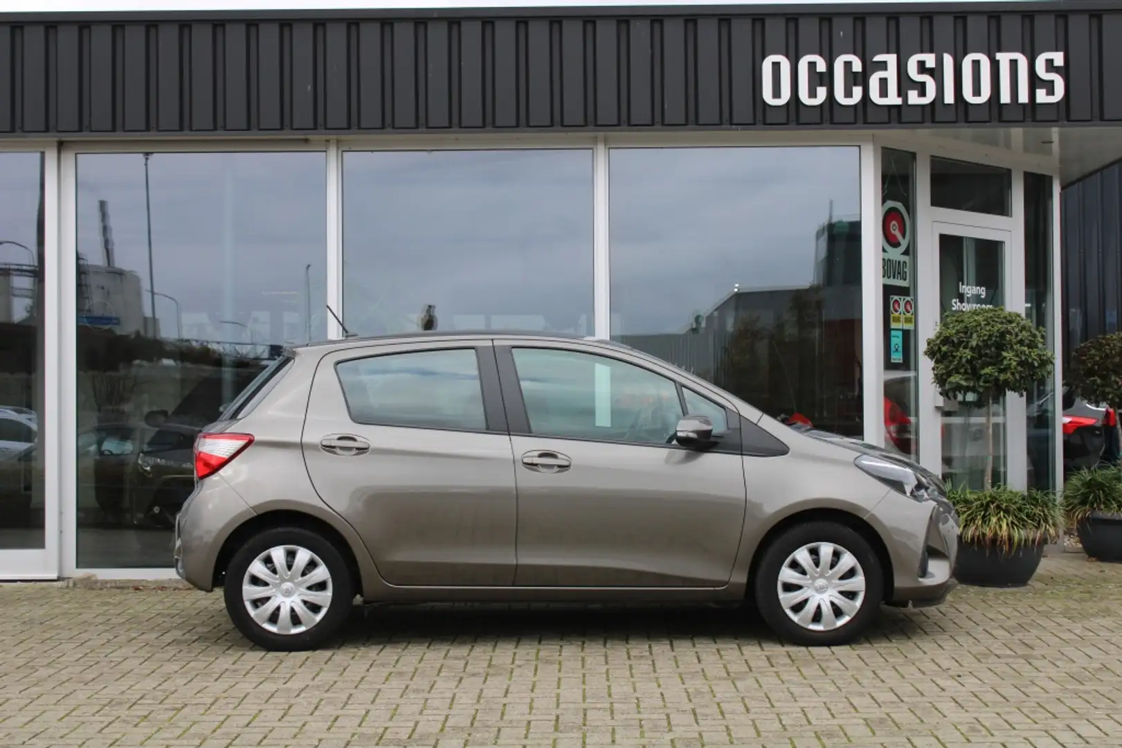 Toyota Yaris 1.5 VVT-i Bi-Tone Grijs - 2