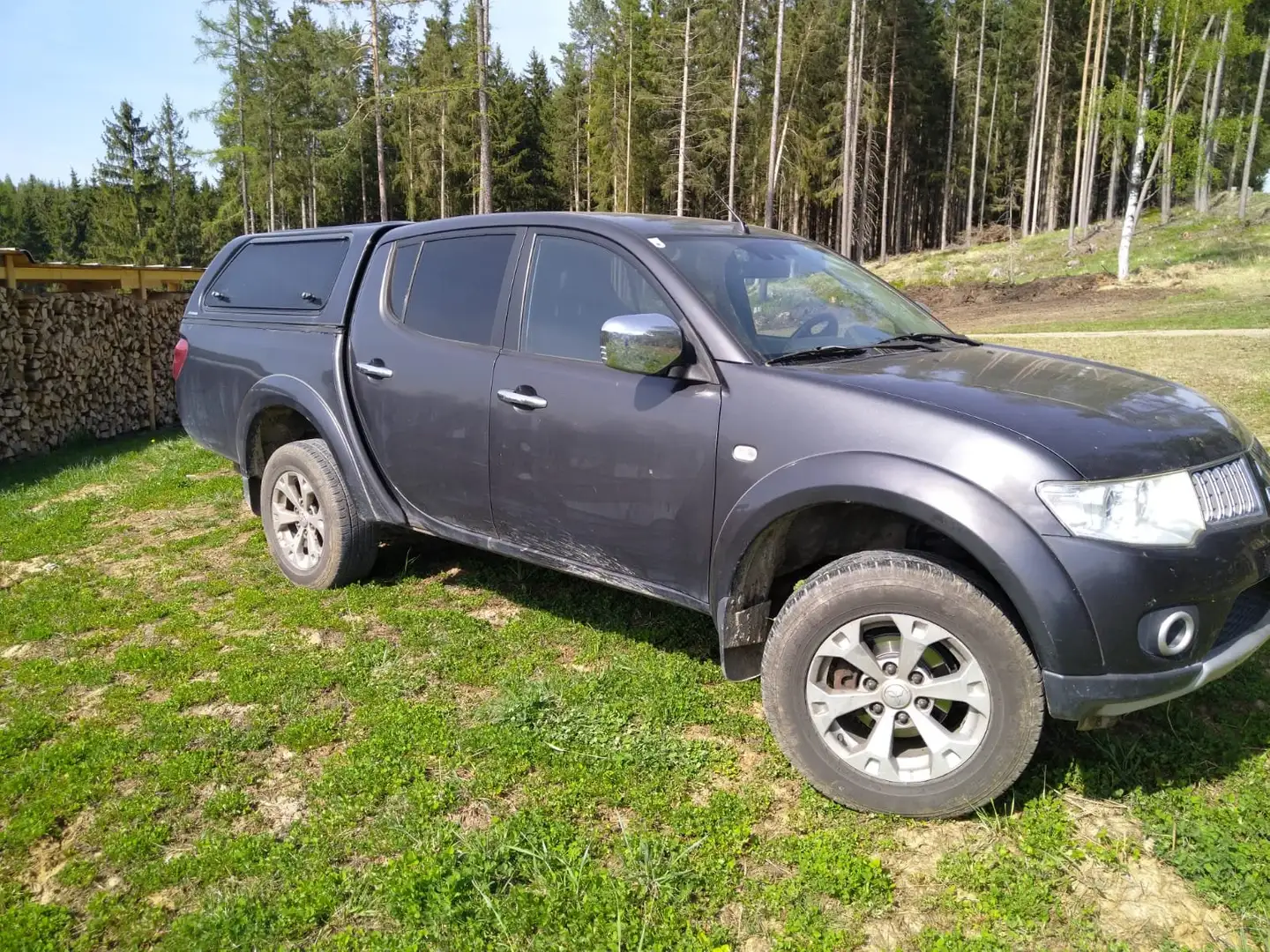 Mitsubishi L200 Intense Plus  DI-D 2,5 HP Szary - 1