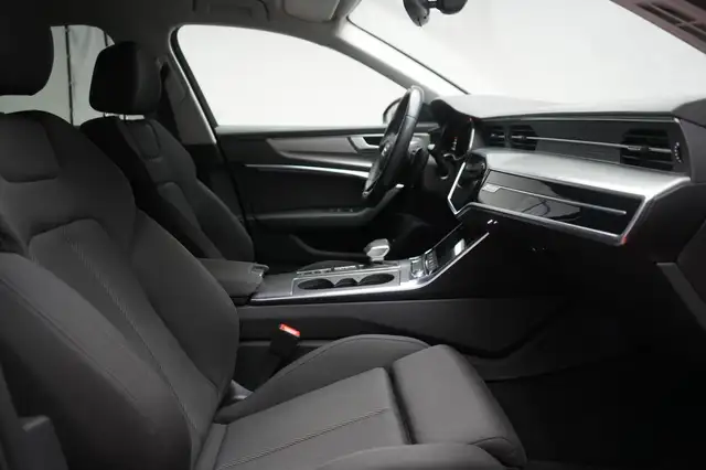 Audi A6 view 7