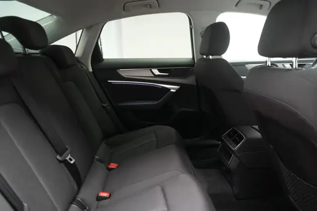 Audi A6 view 9