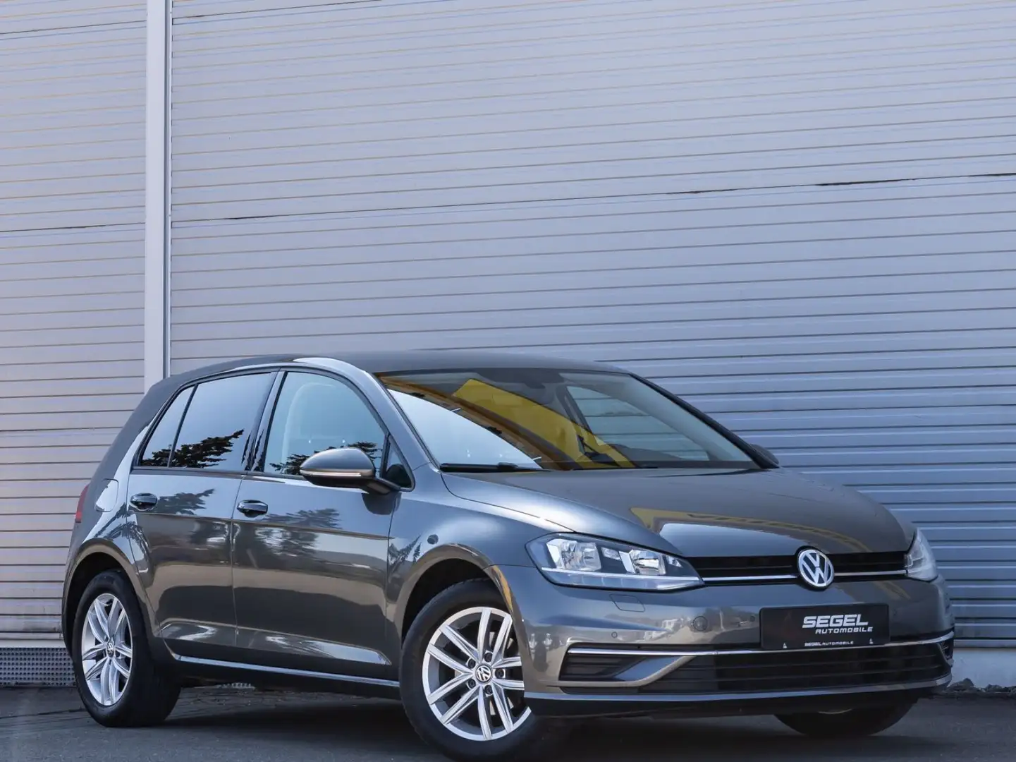 Volkswagen Golf VII Lim. 1.0 TSI *ACC*NAVI*SHZ*PDC* Gris - 1