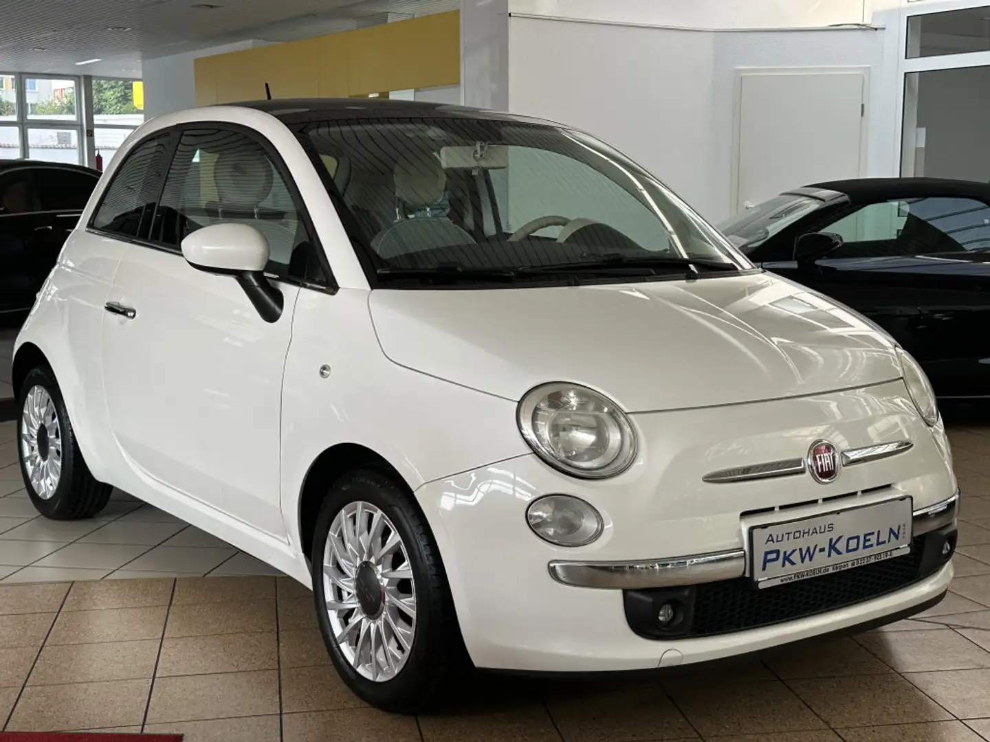 Fiat 500 1.2 Lounge Automatik*PANO*PTS*BLUE&ME*KLiMA* Weiß - 2