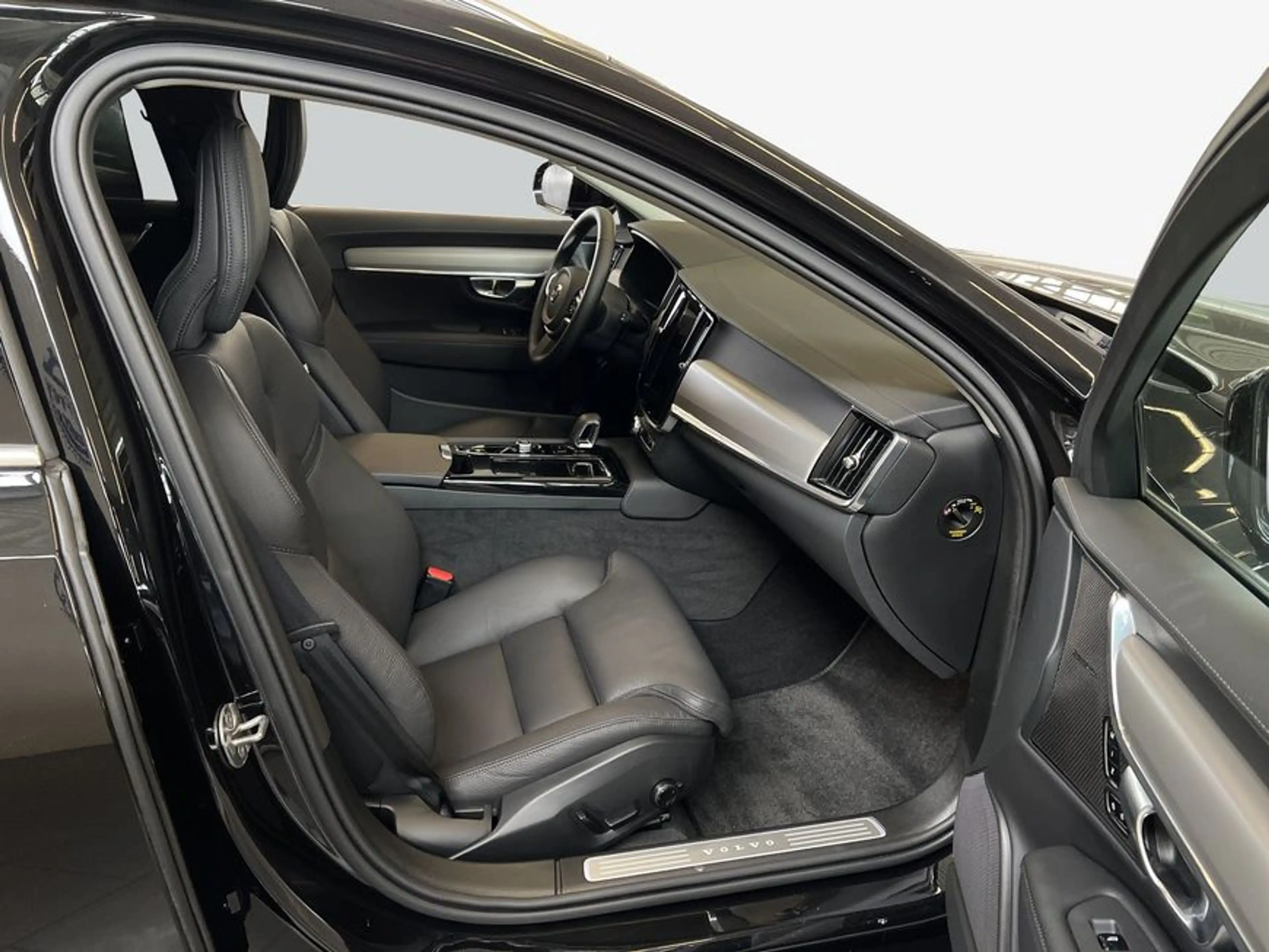 Volvo V90 T6 Plug-in Hybrid AWD Plus-Bright Glasd Head-U — photo 13